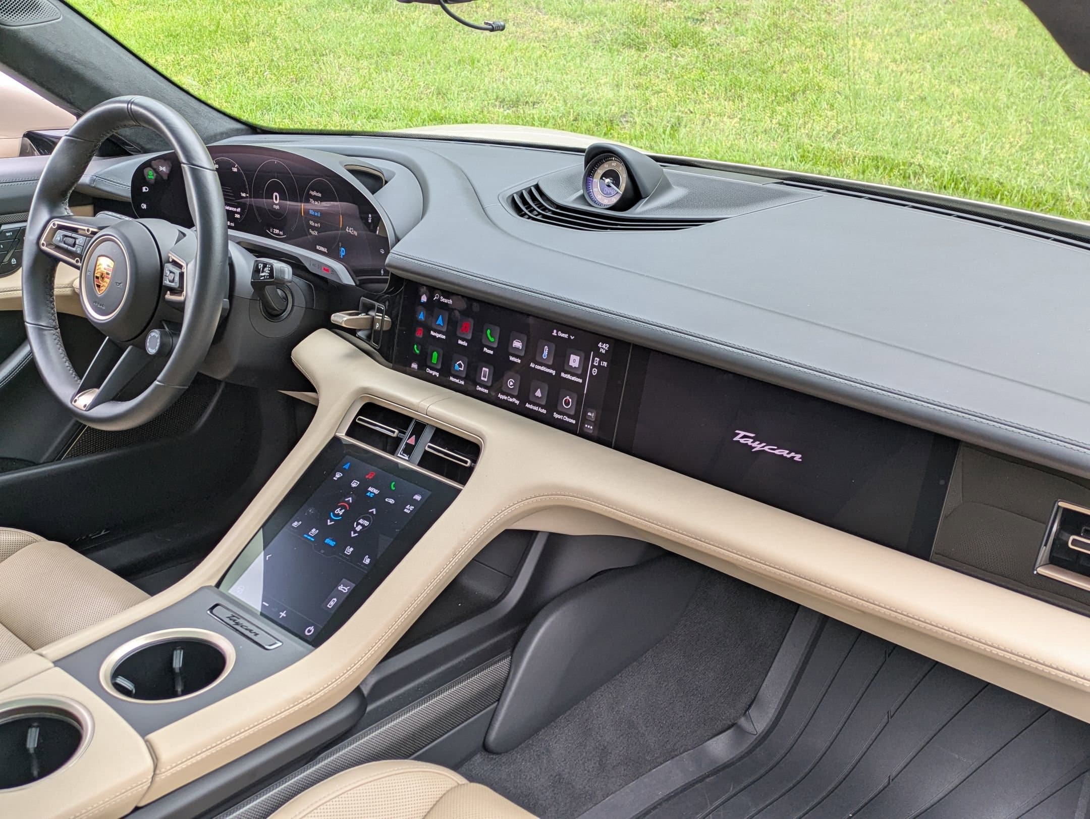 Vehicle photo 26