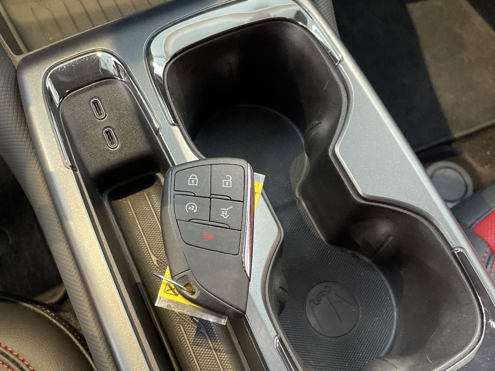 Vehicle photo 33