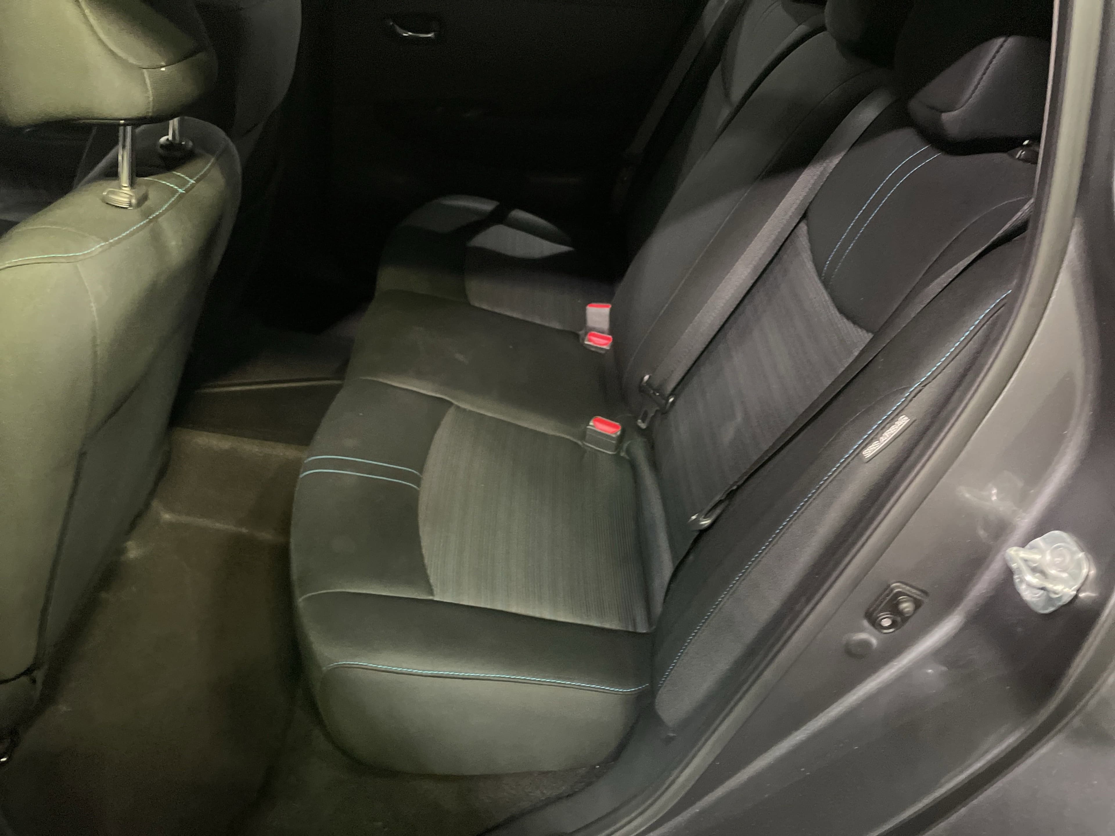 Vehicle photo 30
