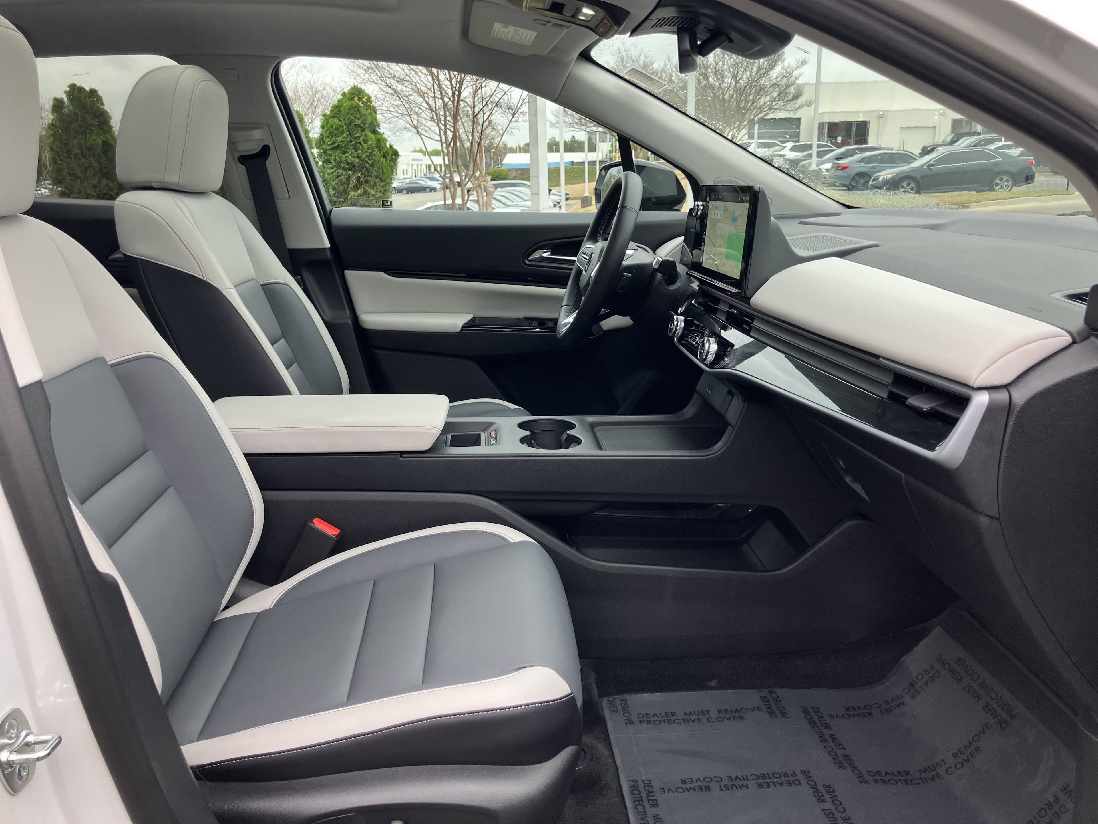 Vehicle photo 34