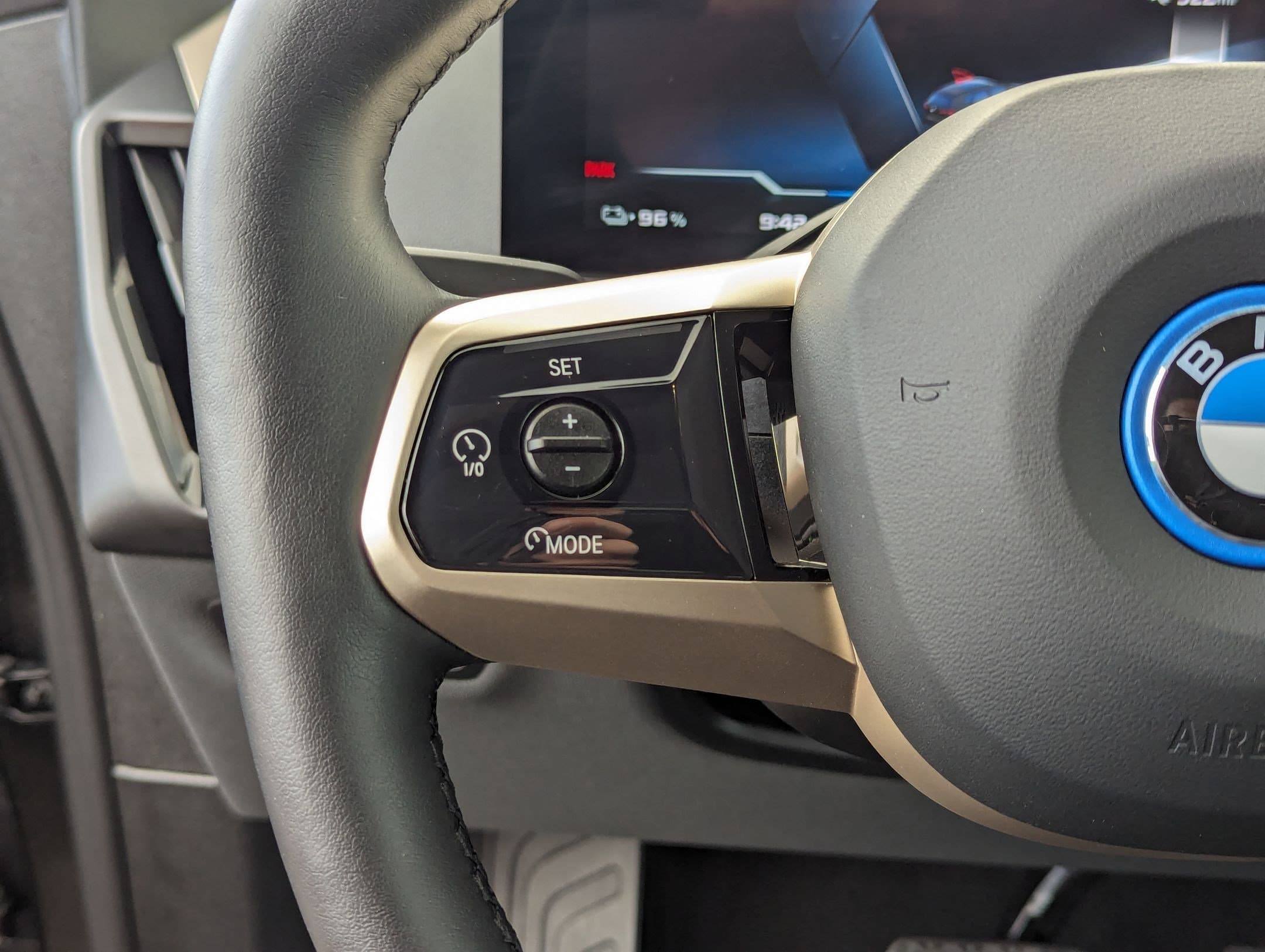 Vehicle photo 17