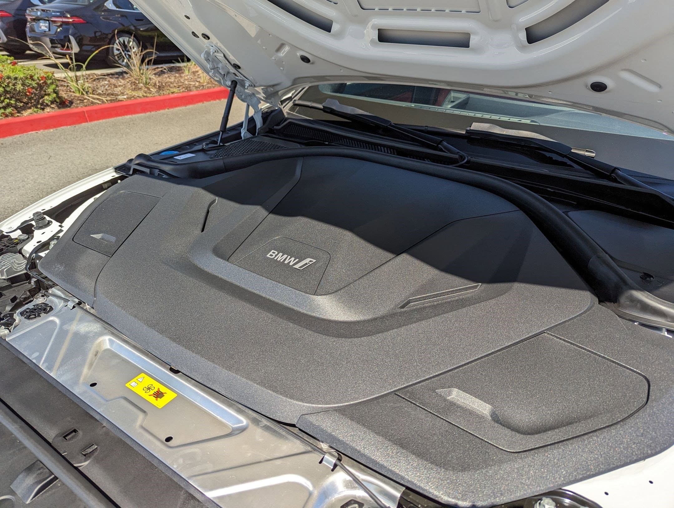 Vehicle photo 33