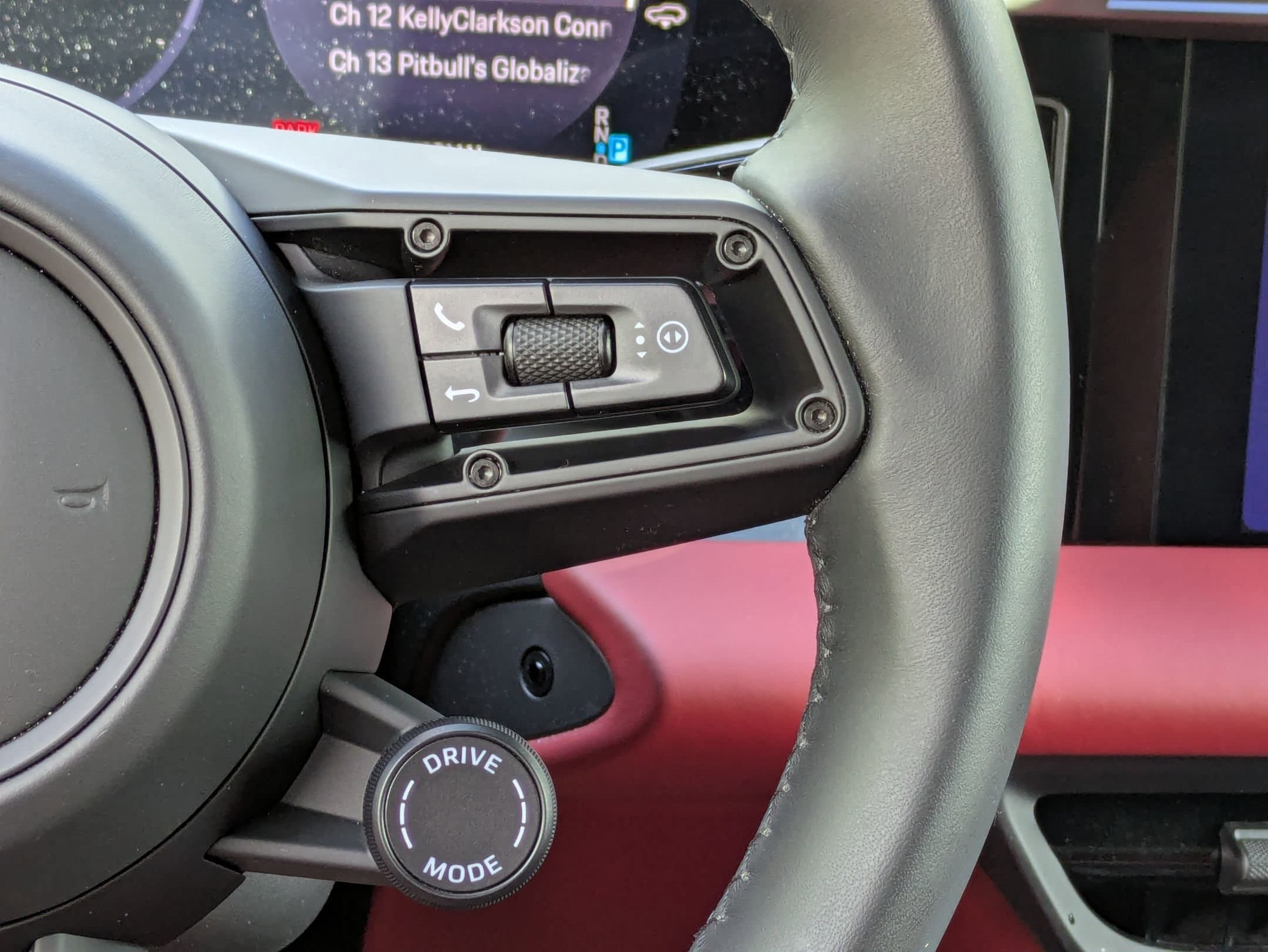 Vehicle photo 8
