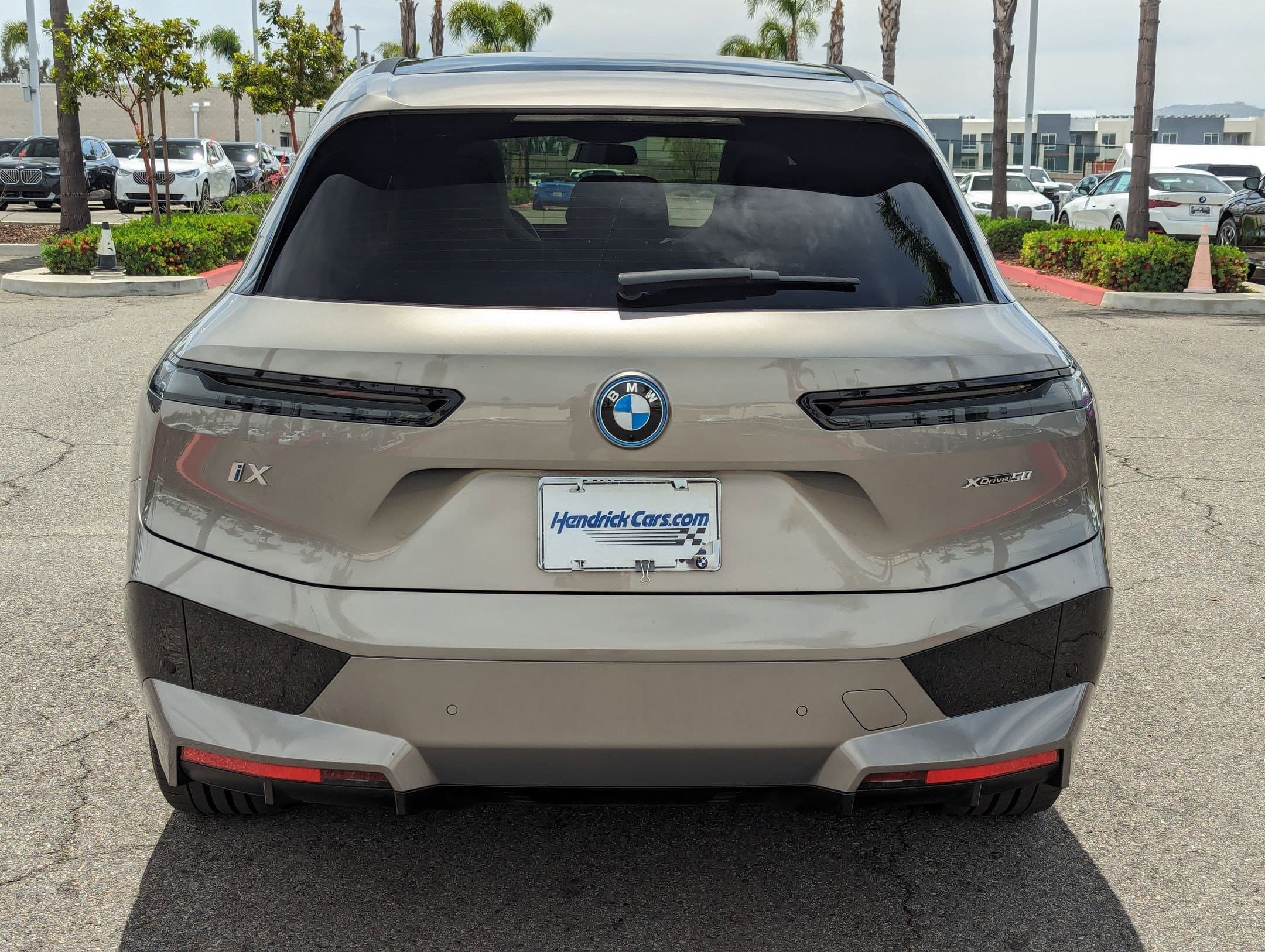 Vehicle photo 7