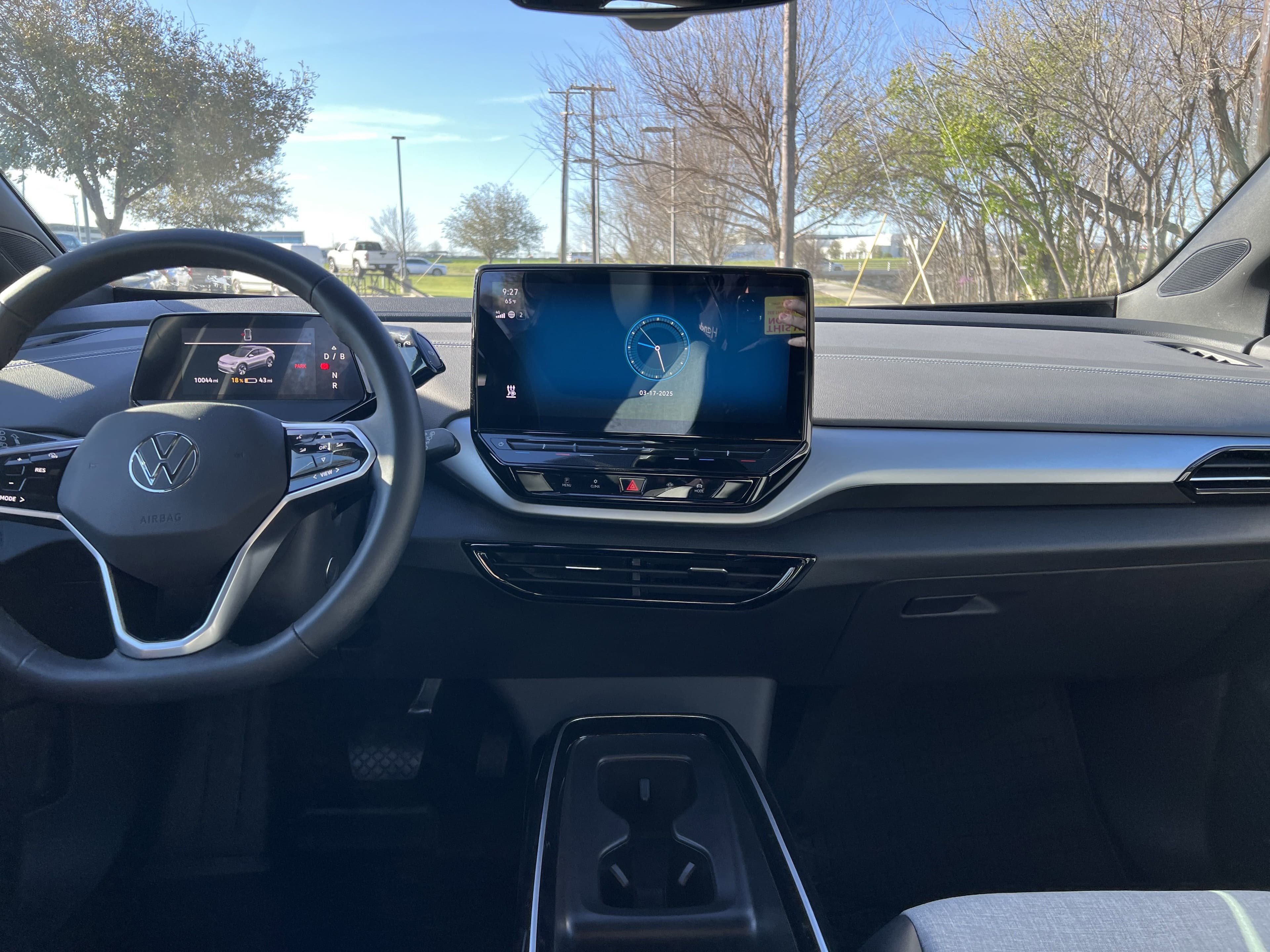Vehicle photo 26