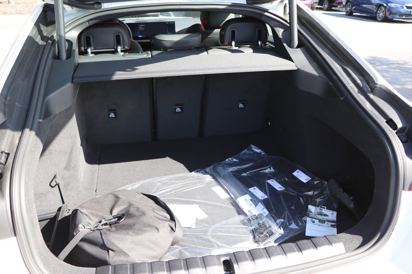 Vehicle photo 34