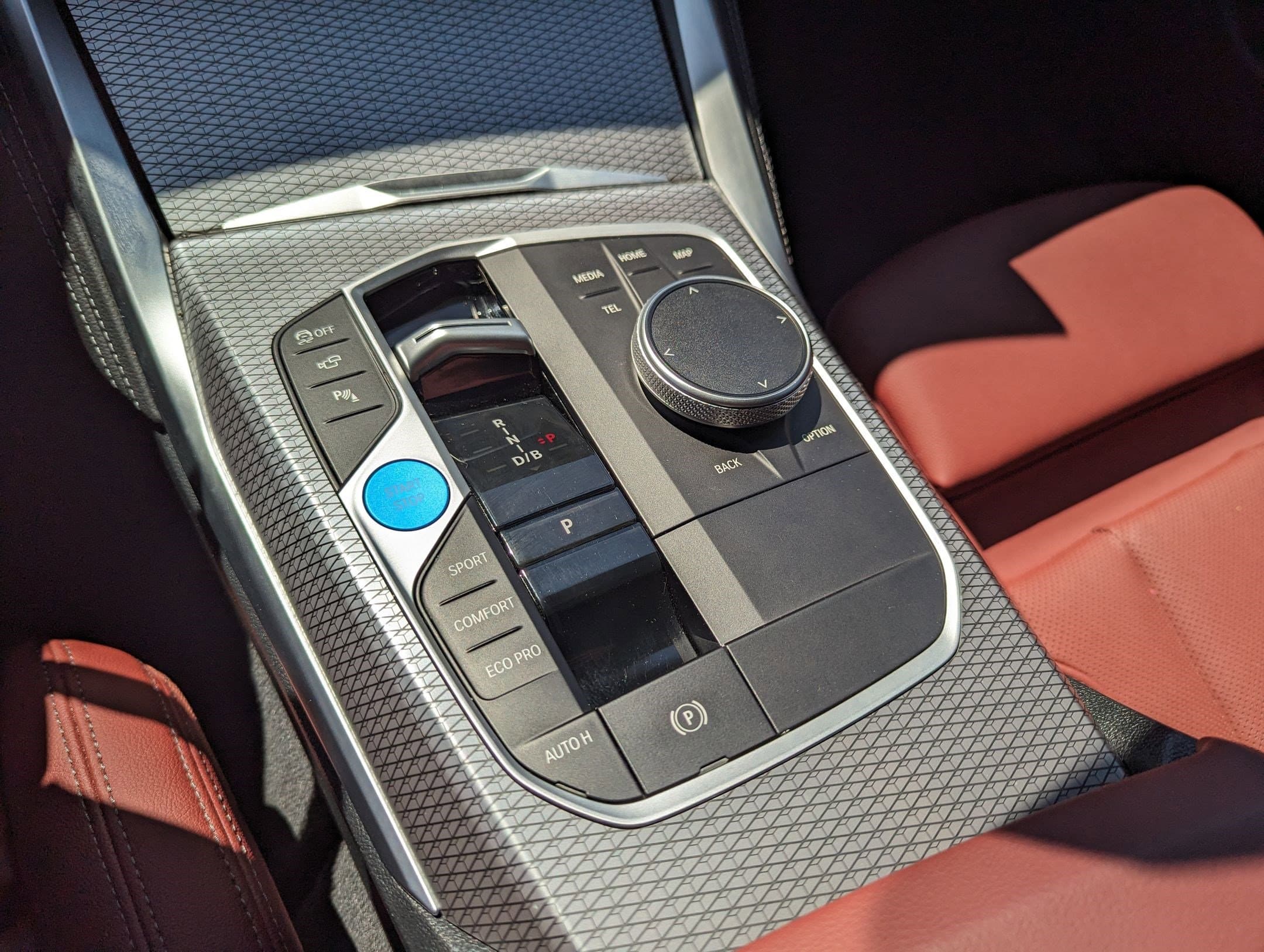 Vehicle photo 25