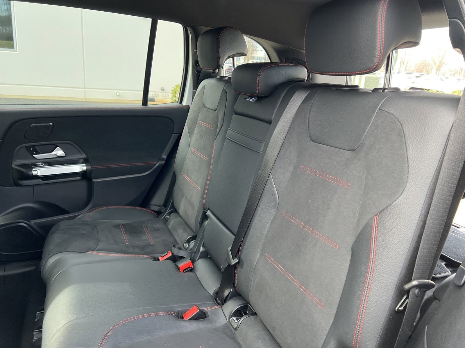 Vehicle photo 31