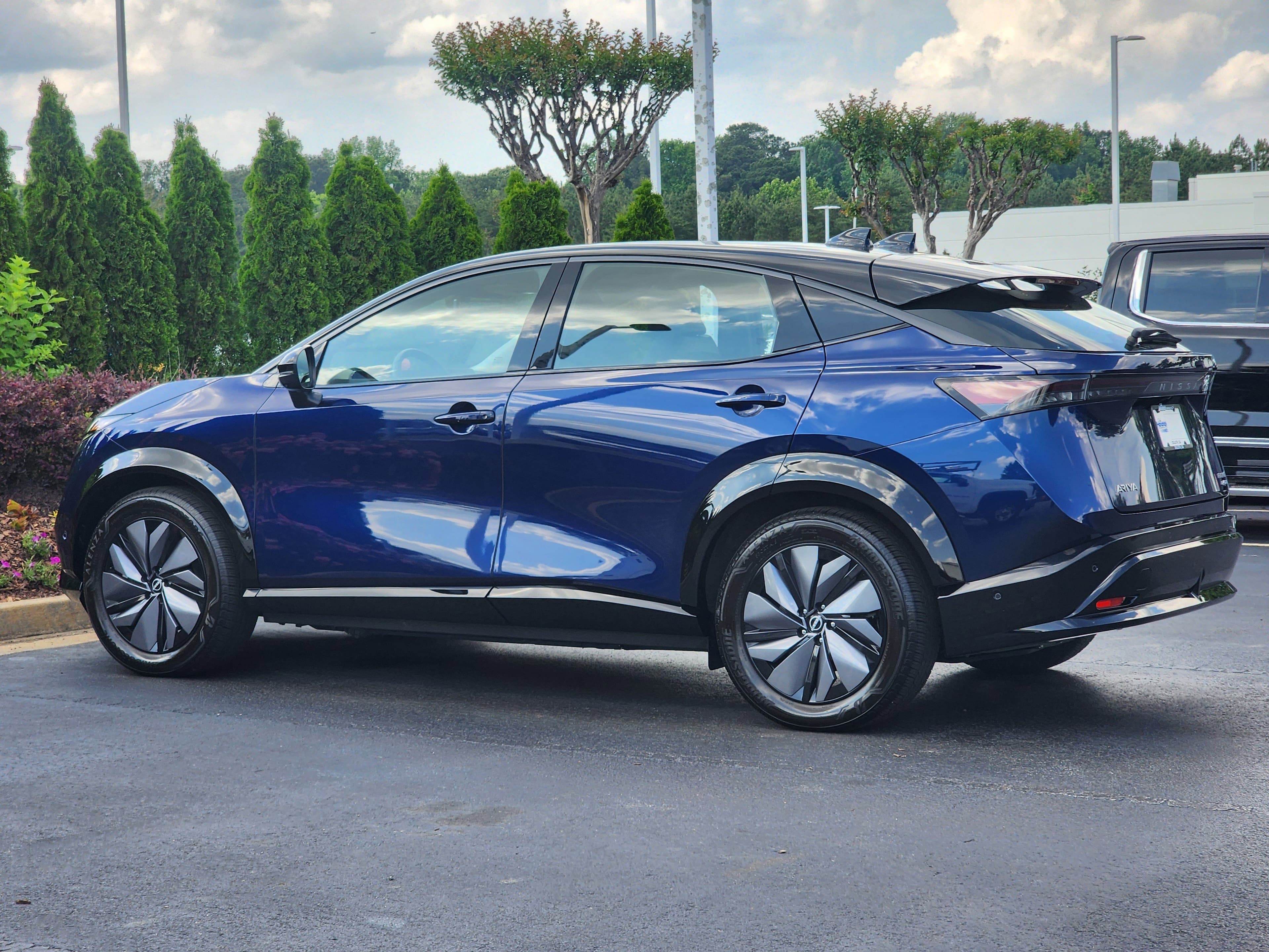 Vehicle photo 7