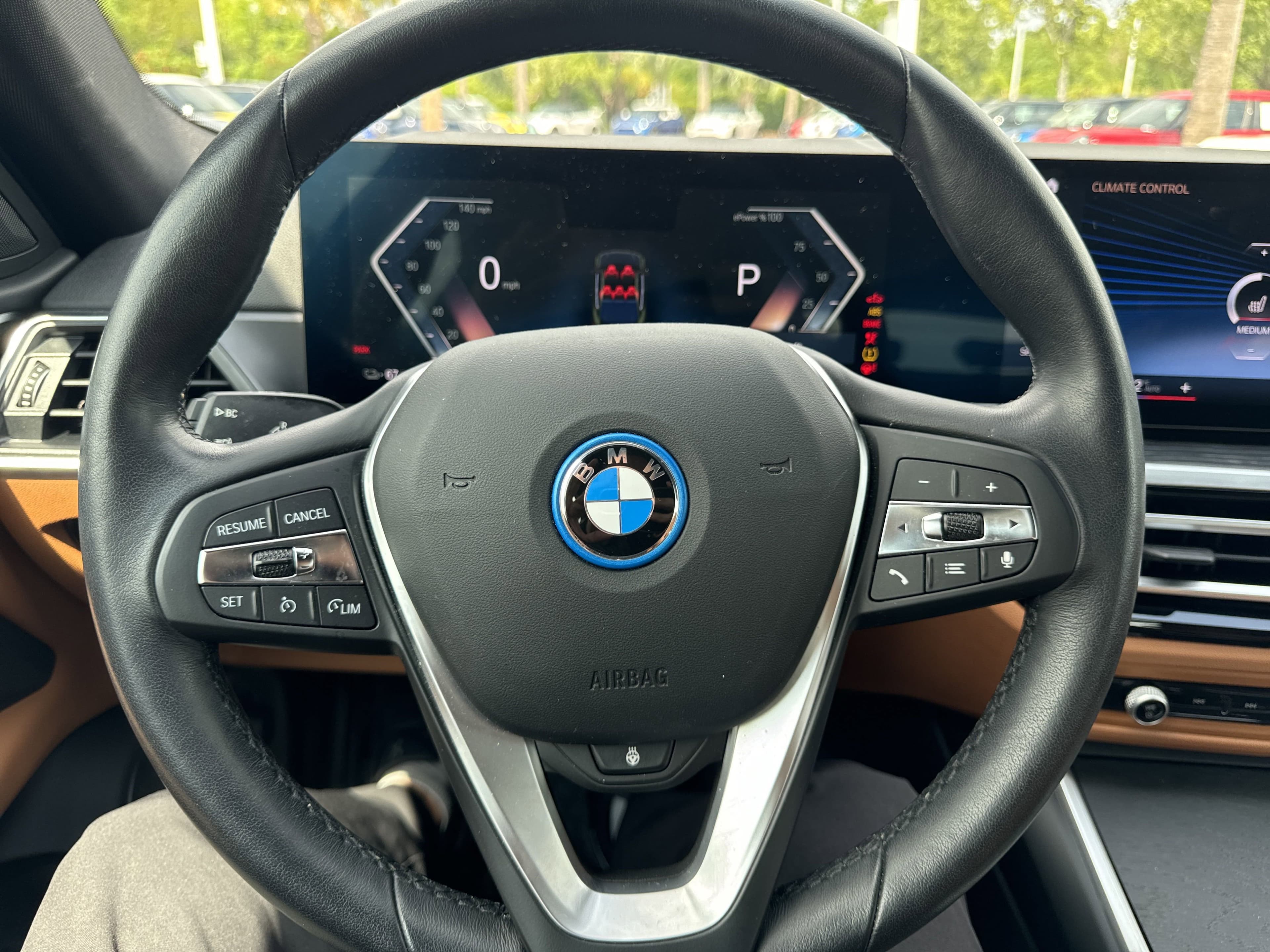 Vehicle photo 16