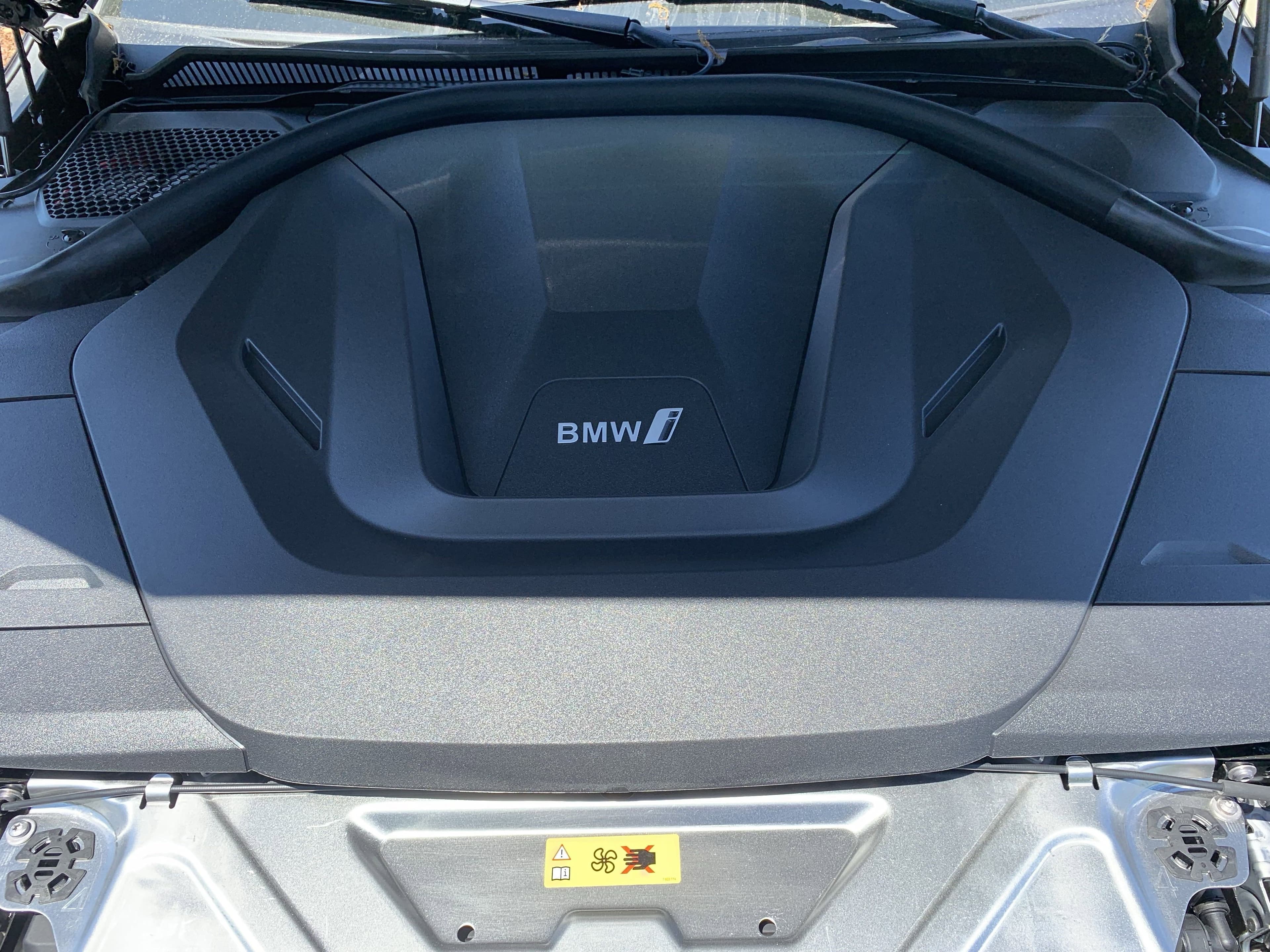 Vehicle photo 33