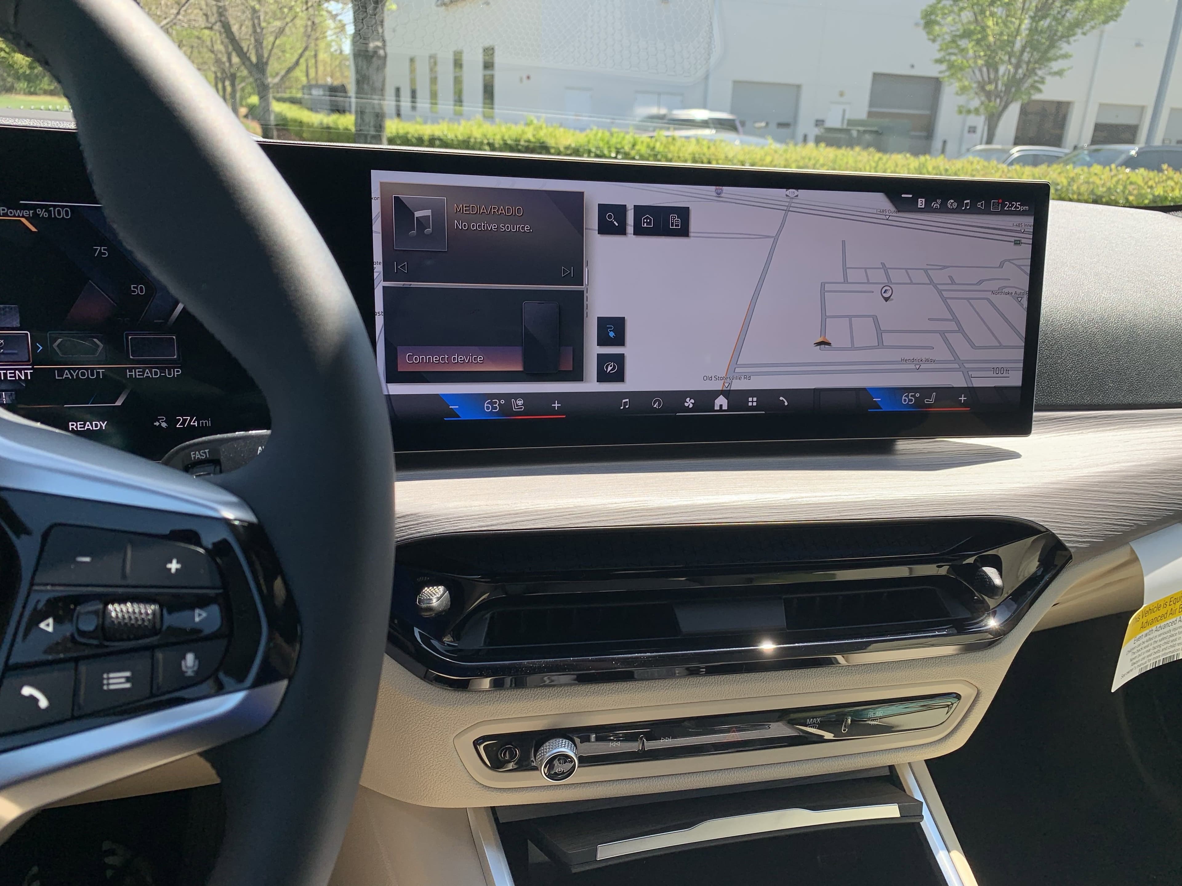 Vehicle photo 23
