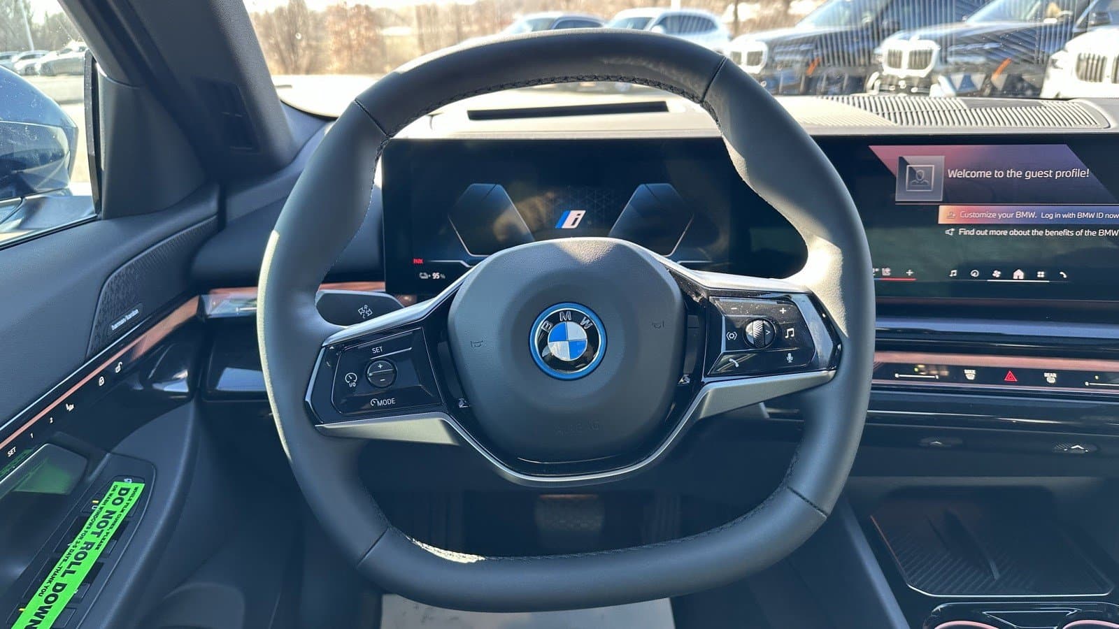 Vehicle photo 15