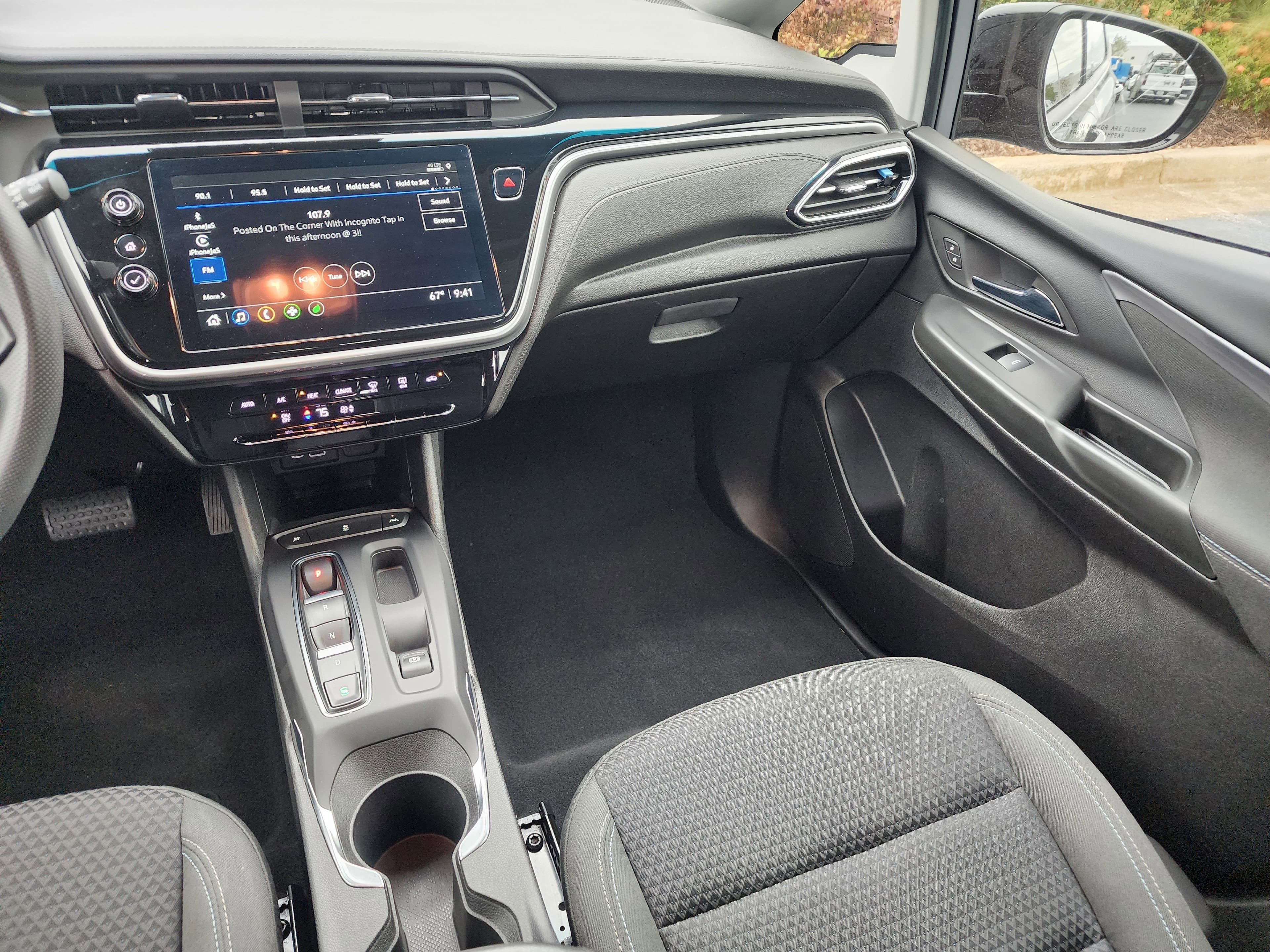 Vehicle photo 15