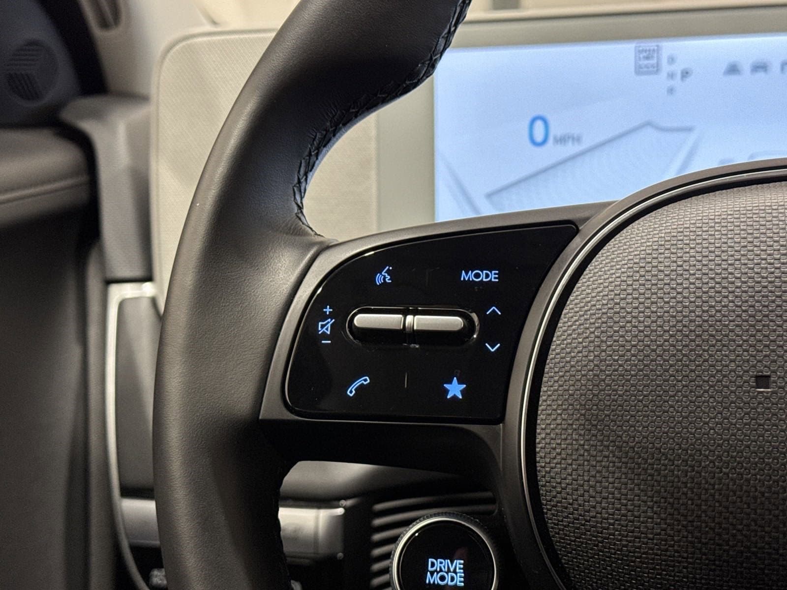 Vehicle photo 22