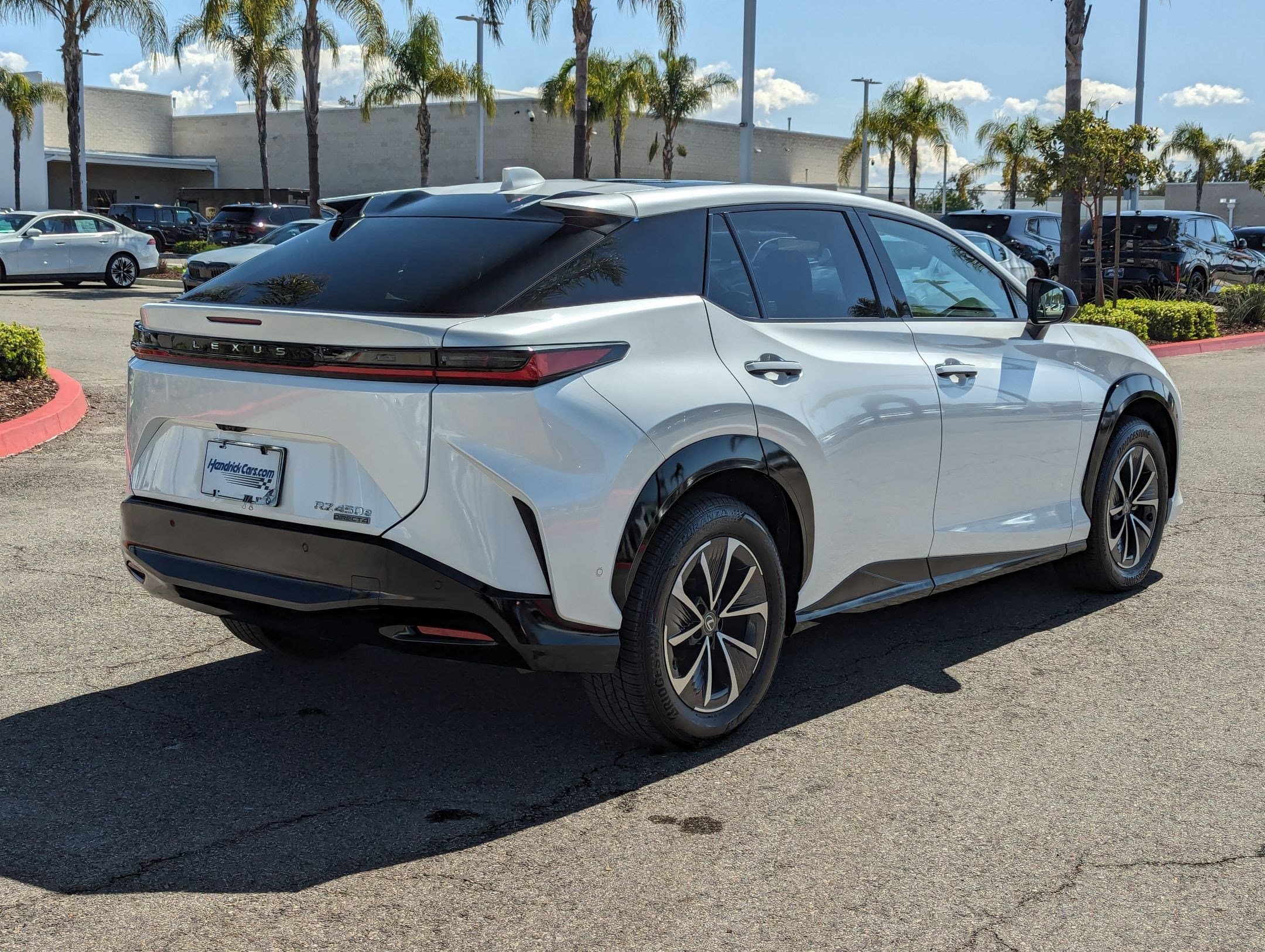 Vehicle photo 8