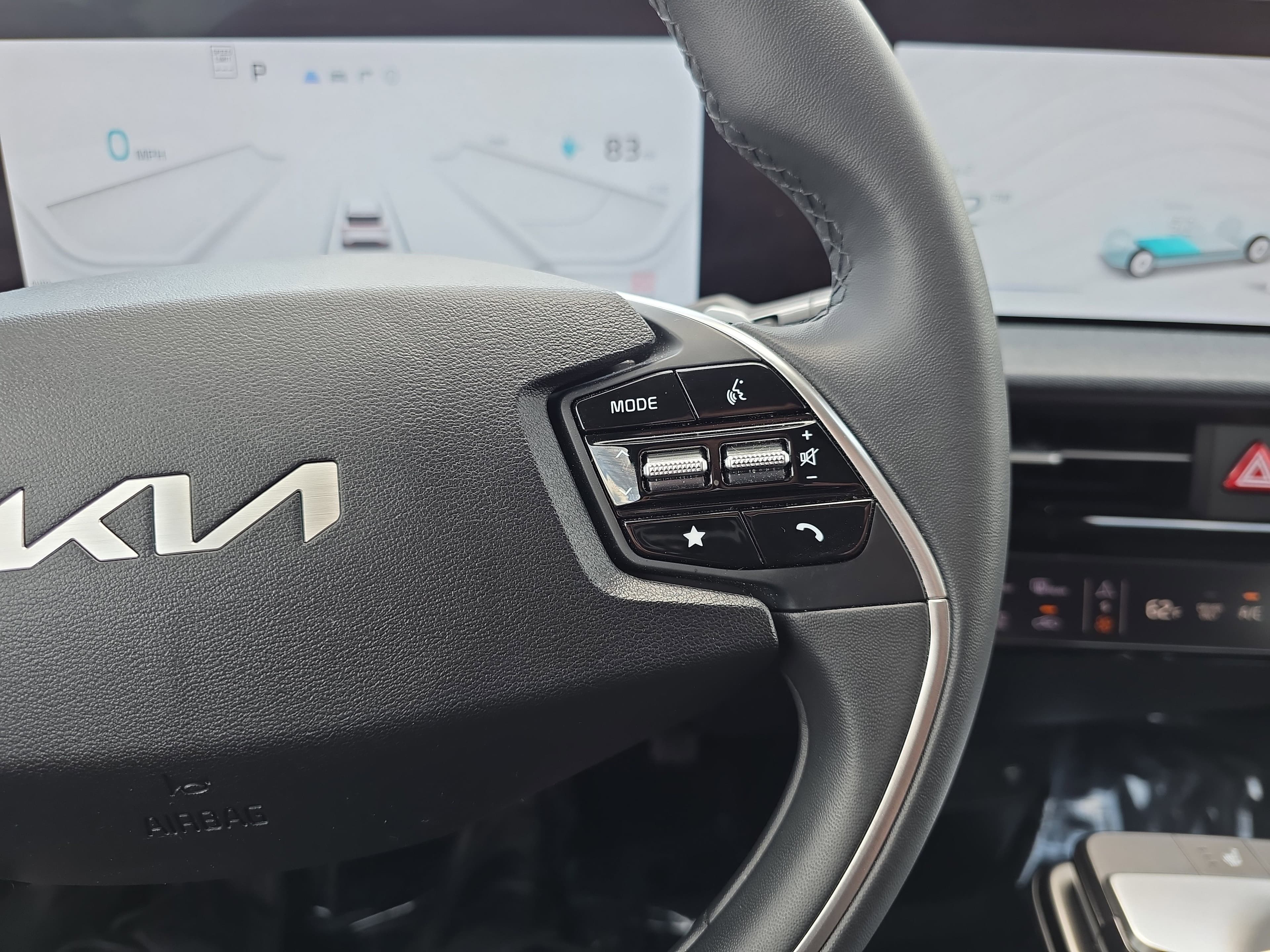 Vehicle photo 18