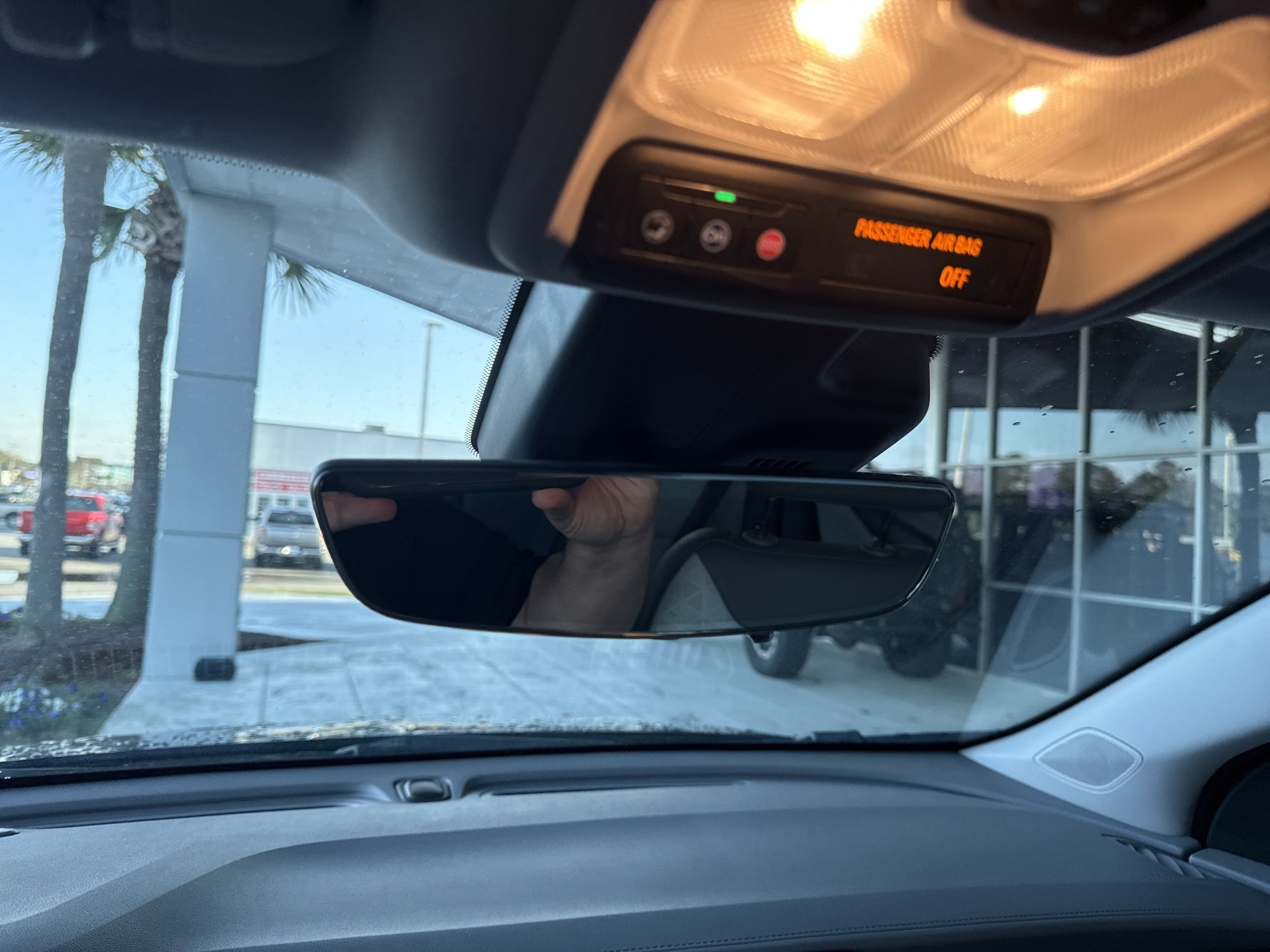 Vehicle photo 25