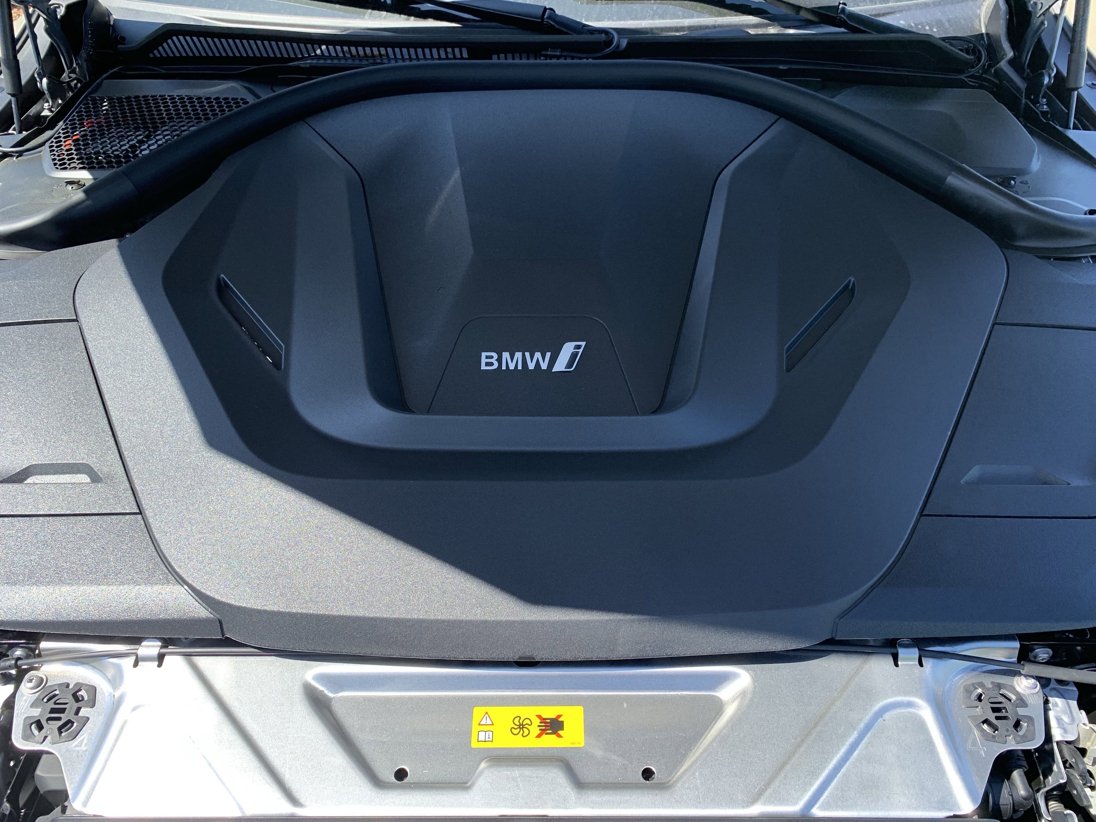 Vehicle photo 34