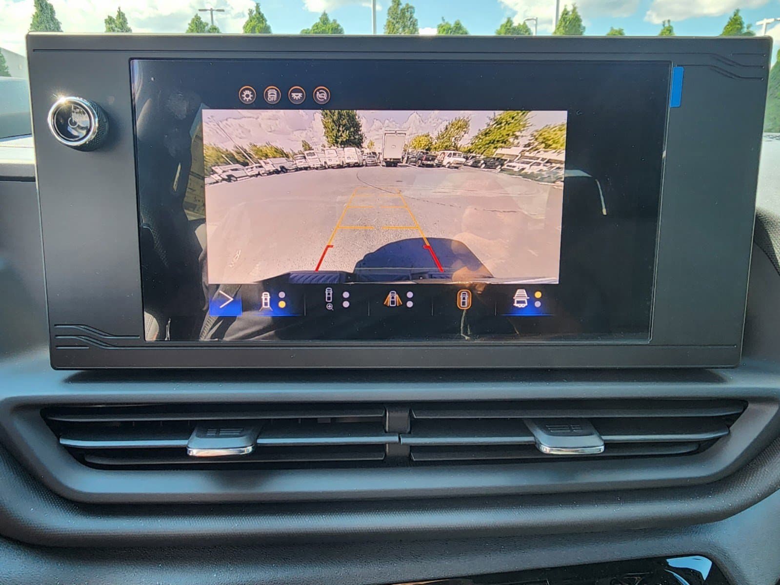 Vehicle photo 32