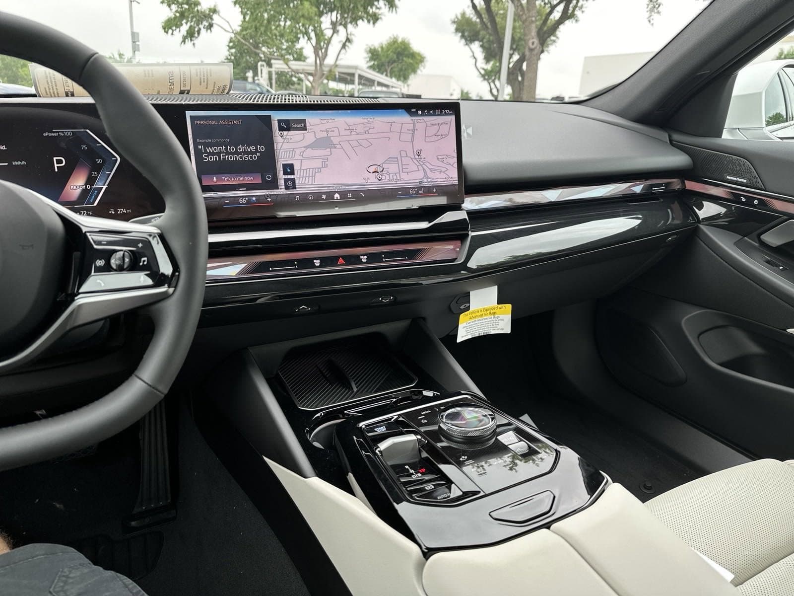 Vehicle photo 23