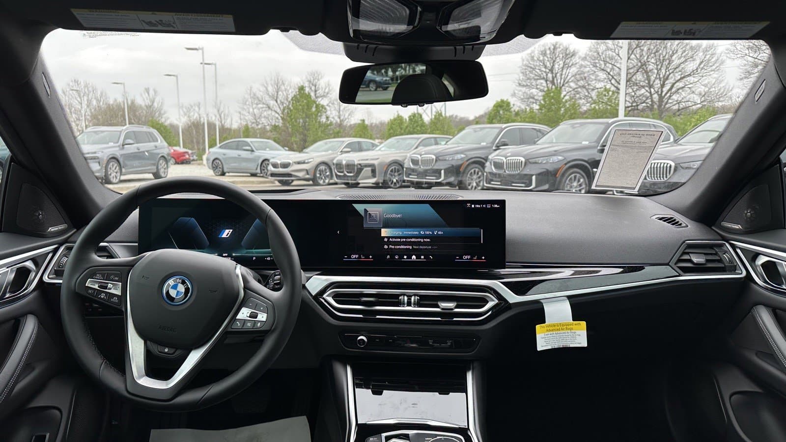 Vehicle photo 26