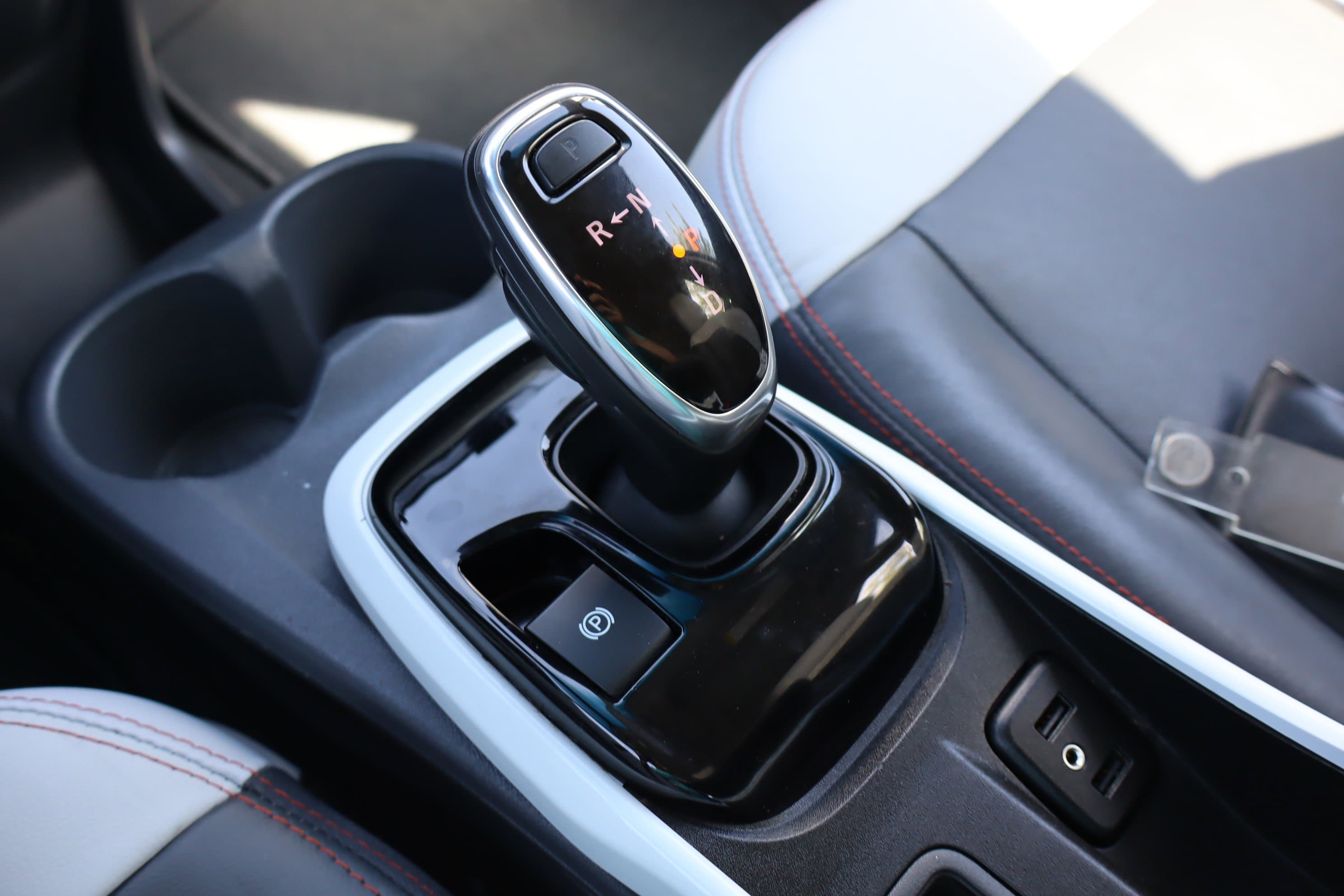 Vehicle photo 26