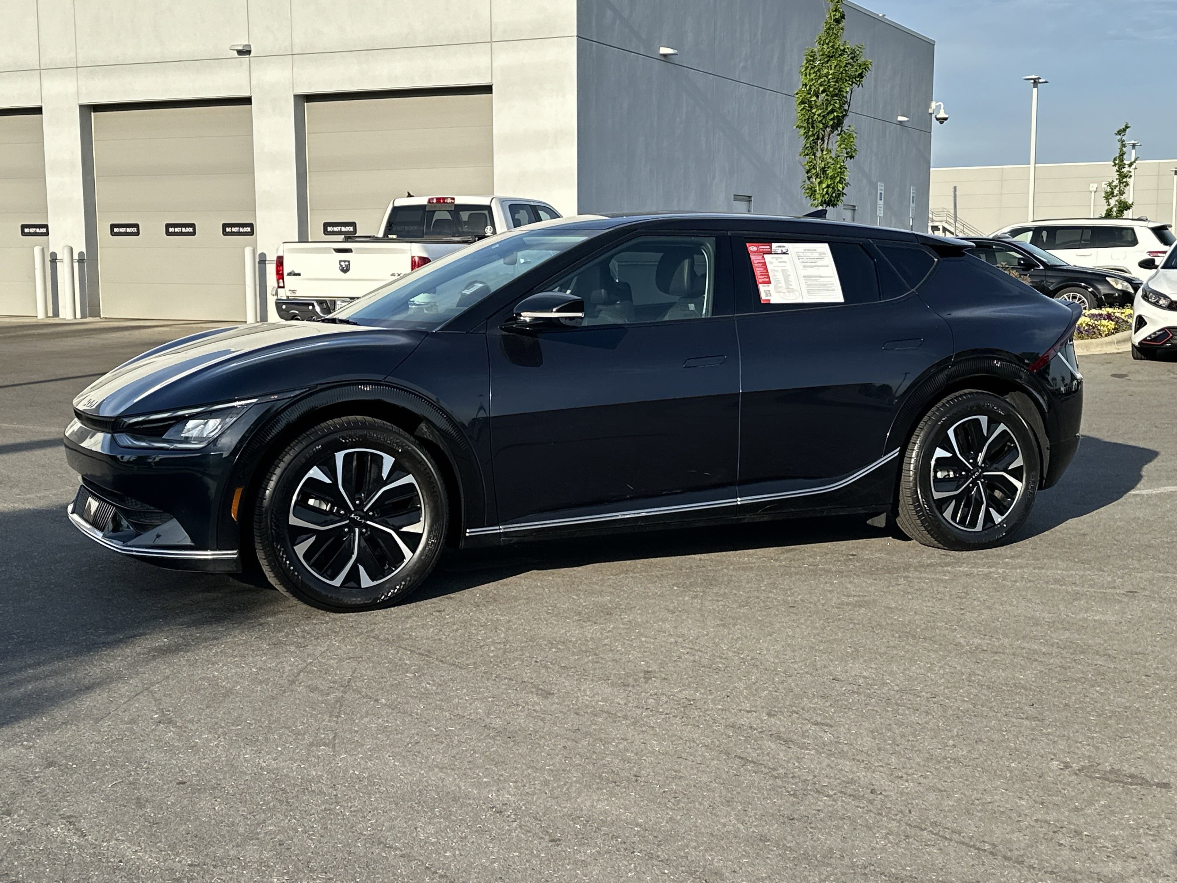 Vehicle photo 3