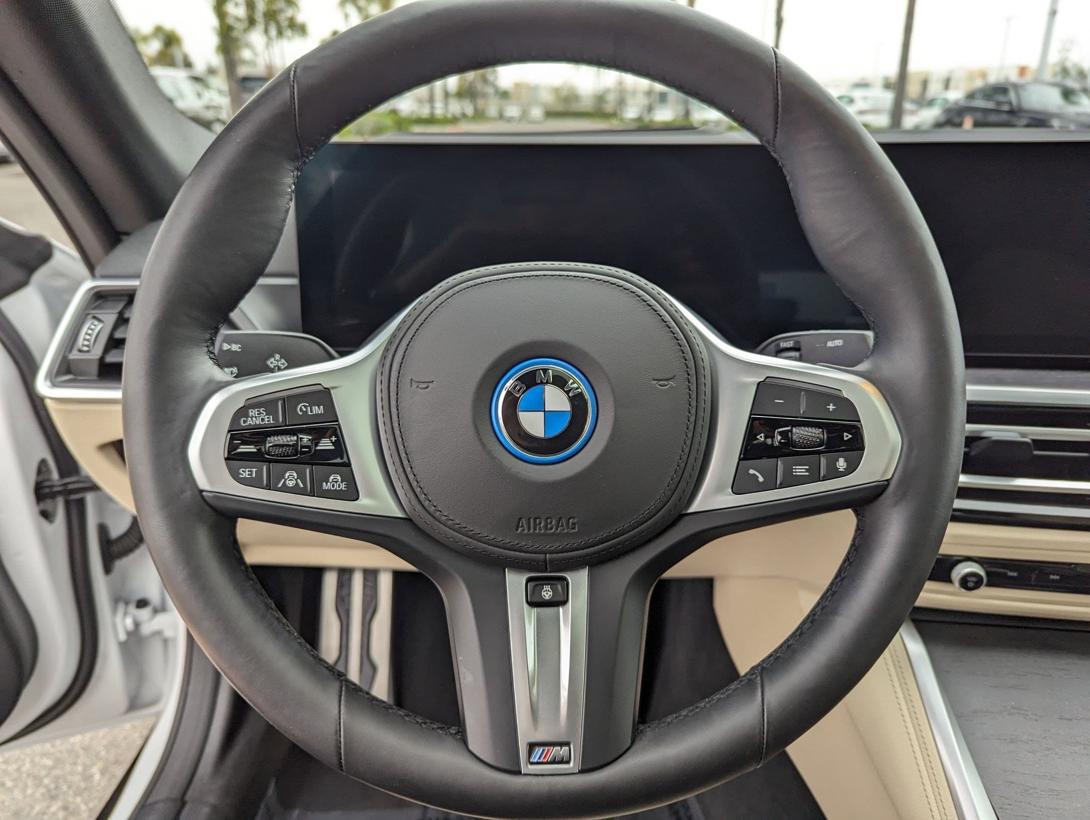 Vehicle photo 16