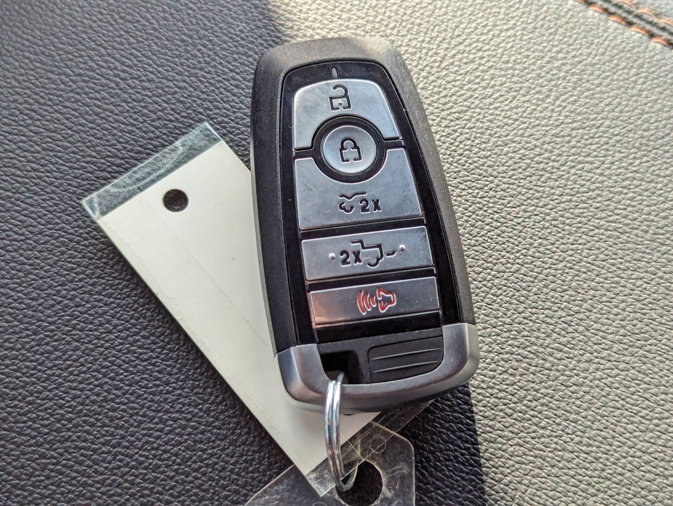 Vehicle photo 30