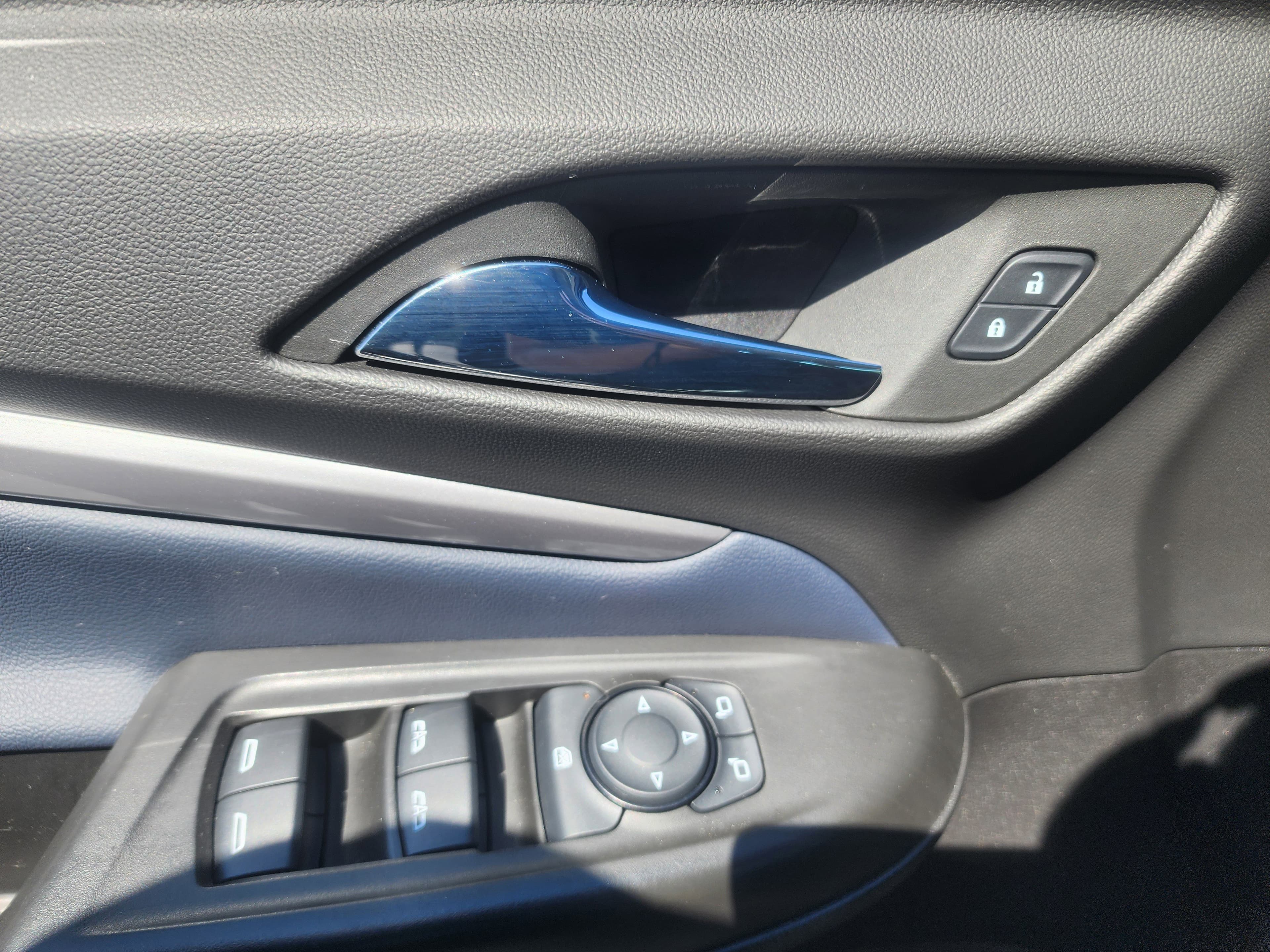 Vehicle photo 22