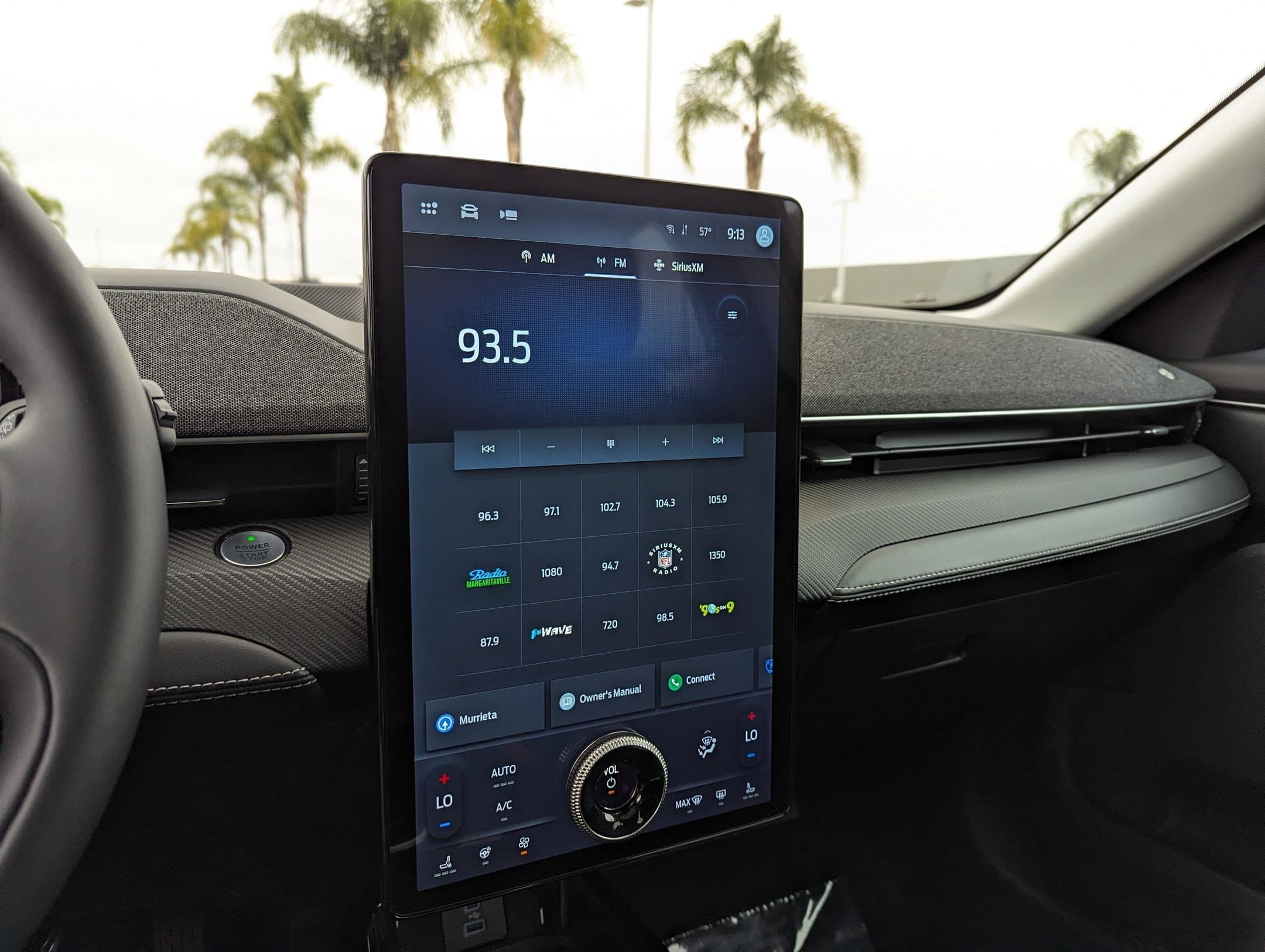Vehicle photo 22