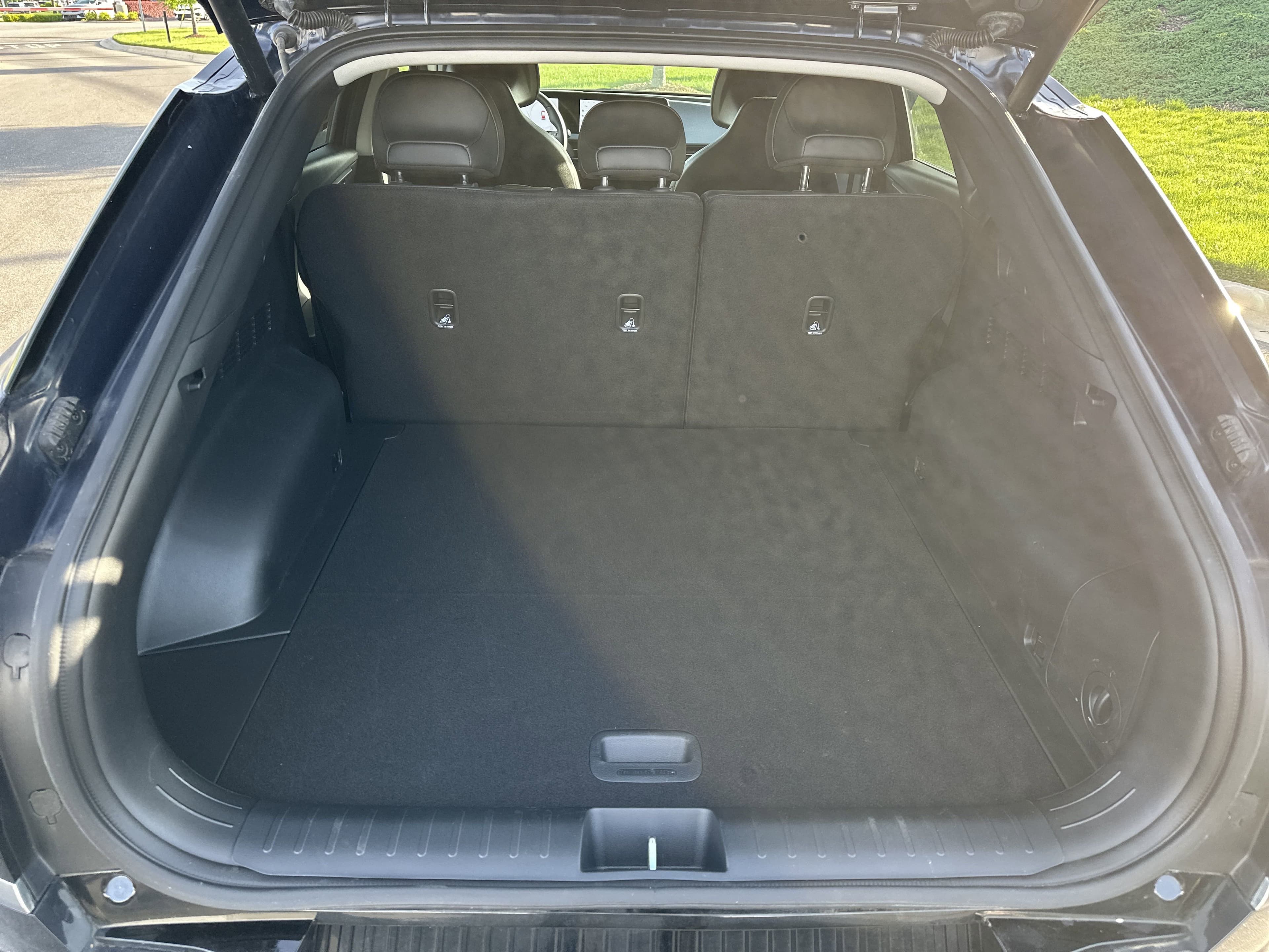 Vehicle photo 33