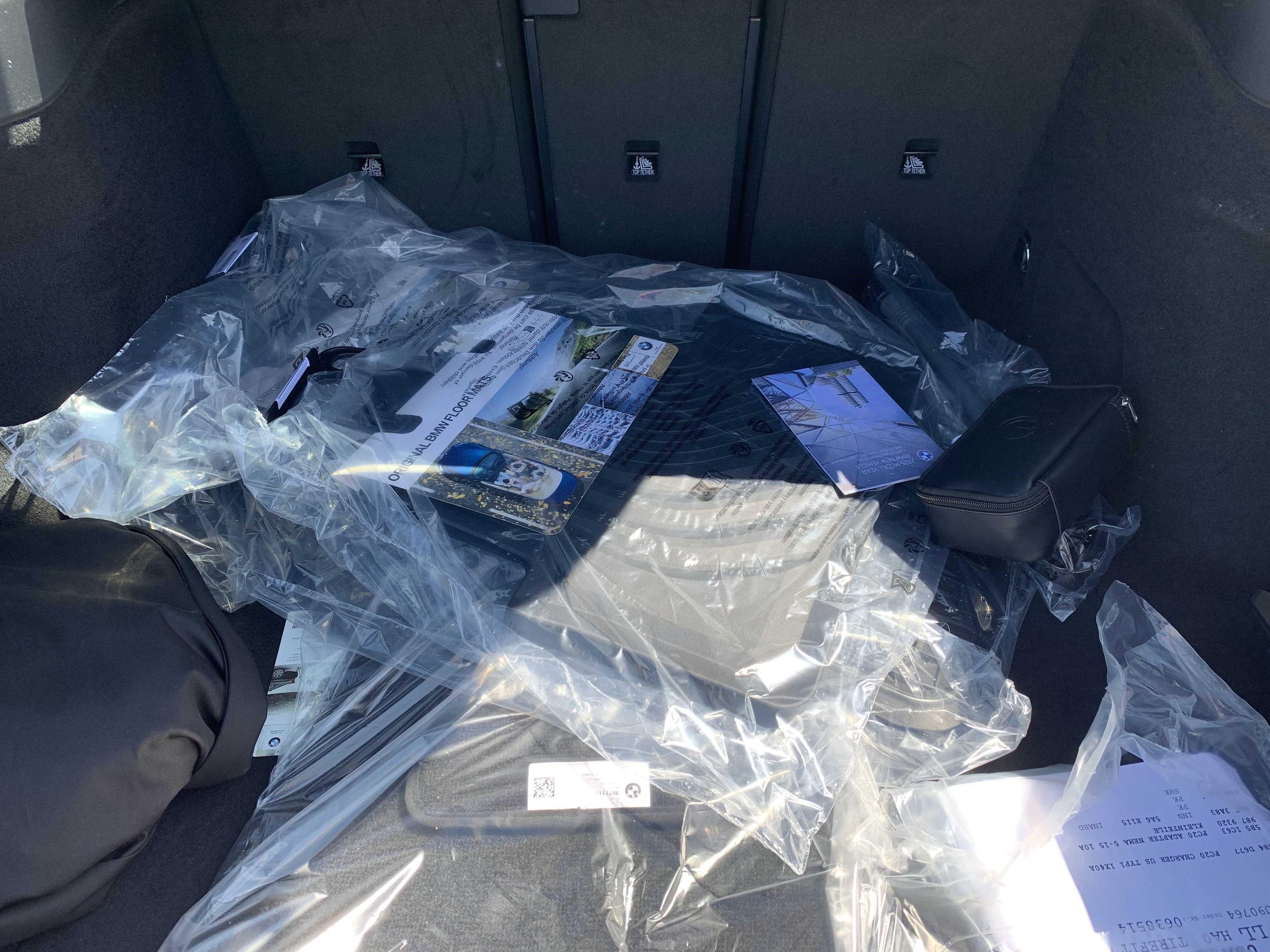 Vehicle photo 30