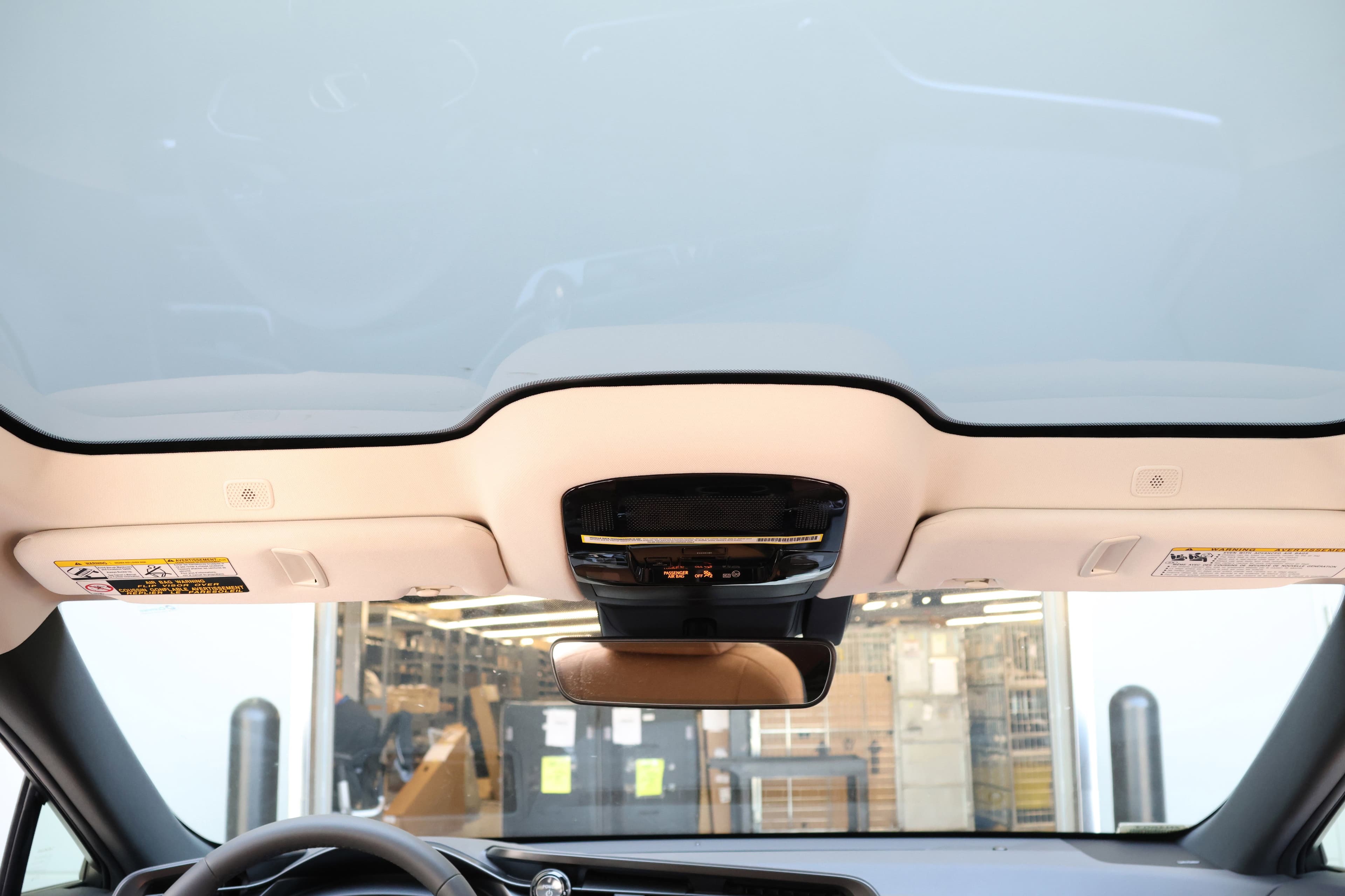 Vehicle photo 29