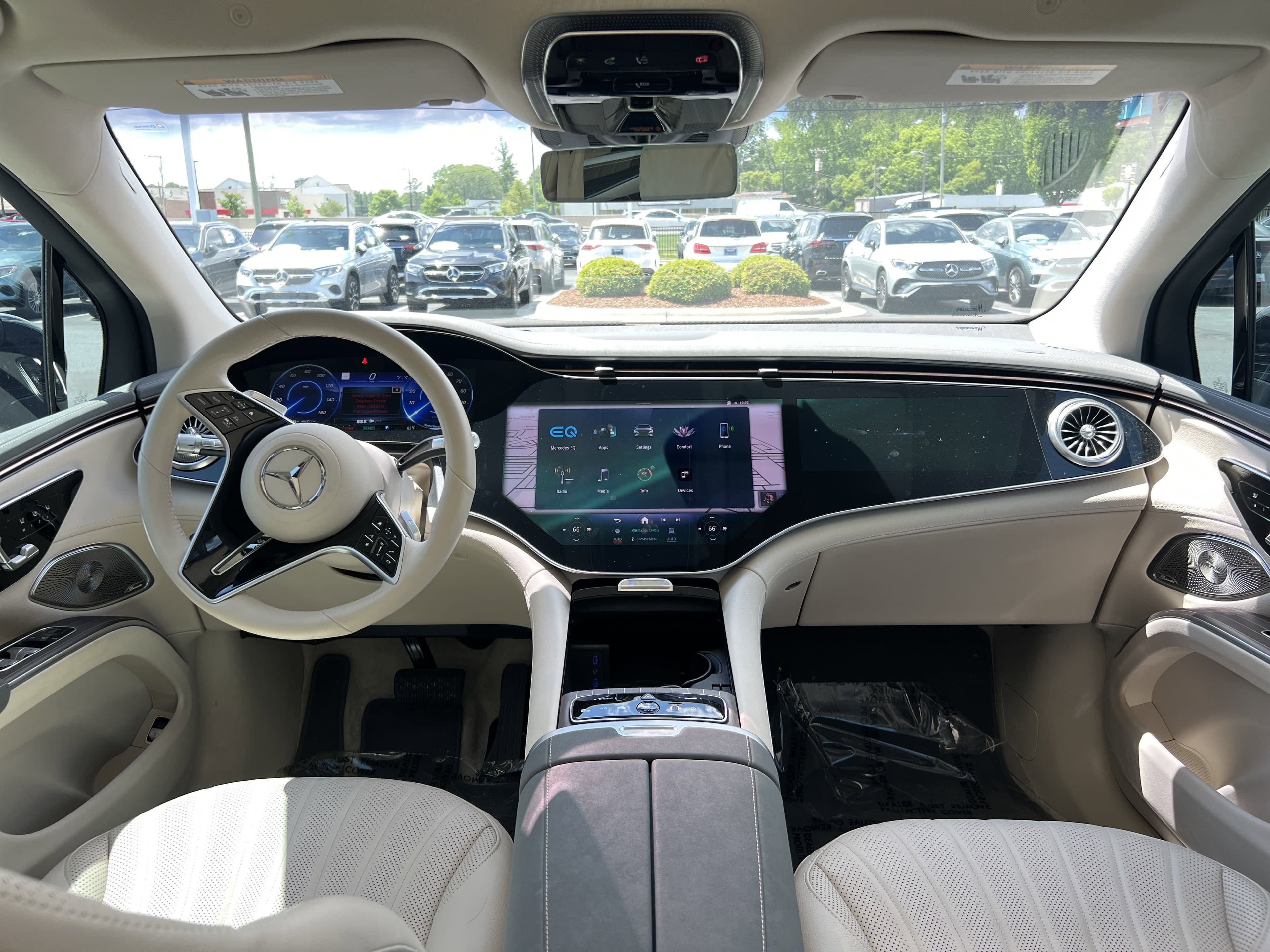 Vehicle photo 28