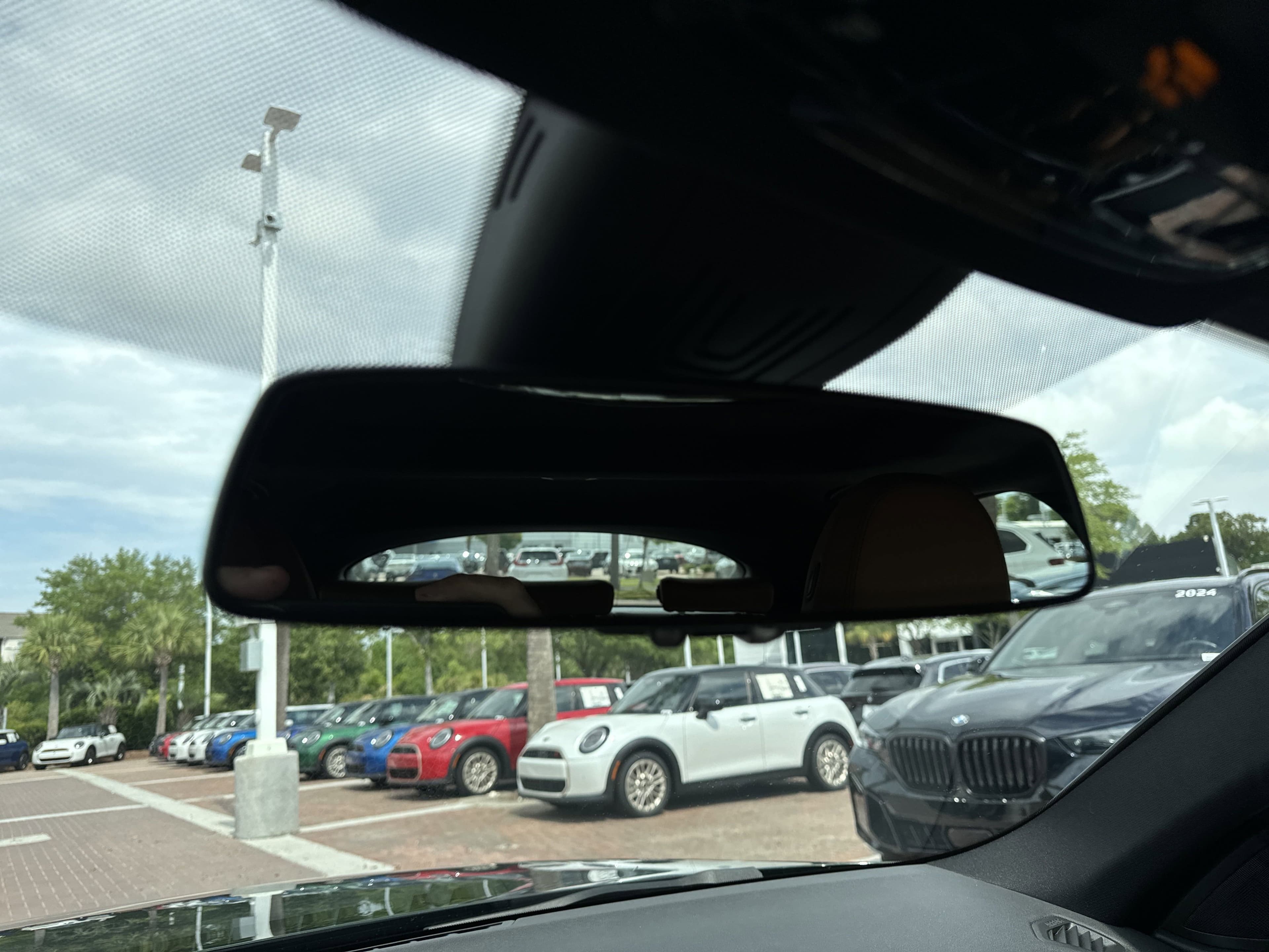 Vehicle photo 25