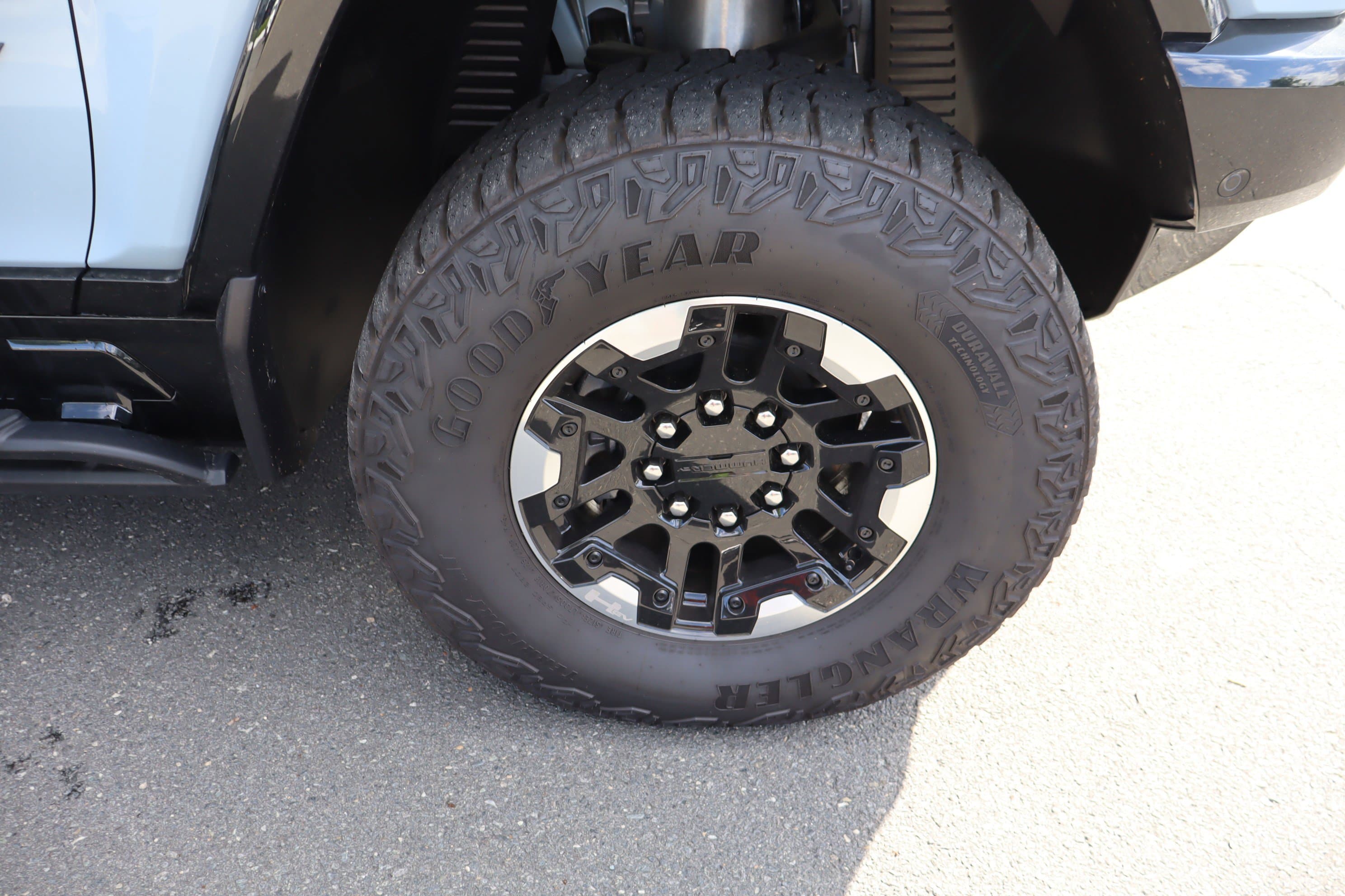 Vehicle photo 40