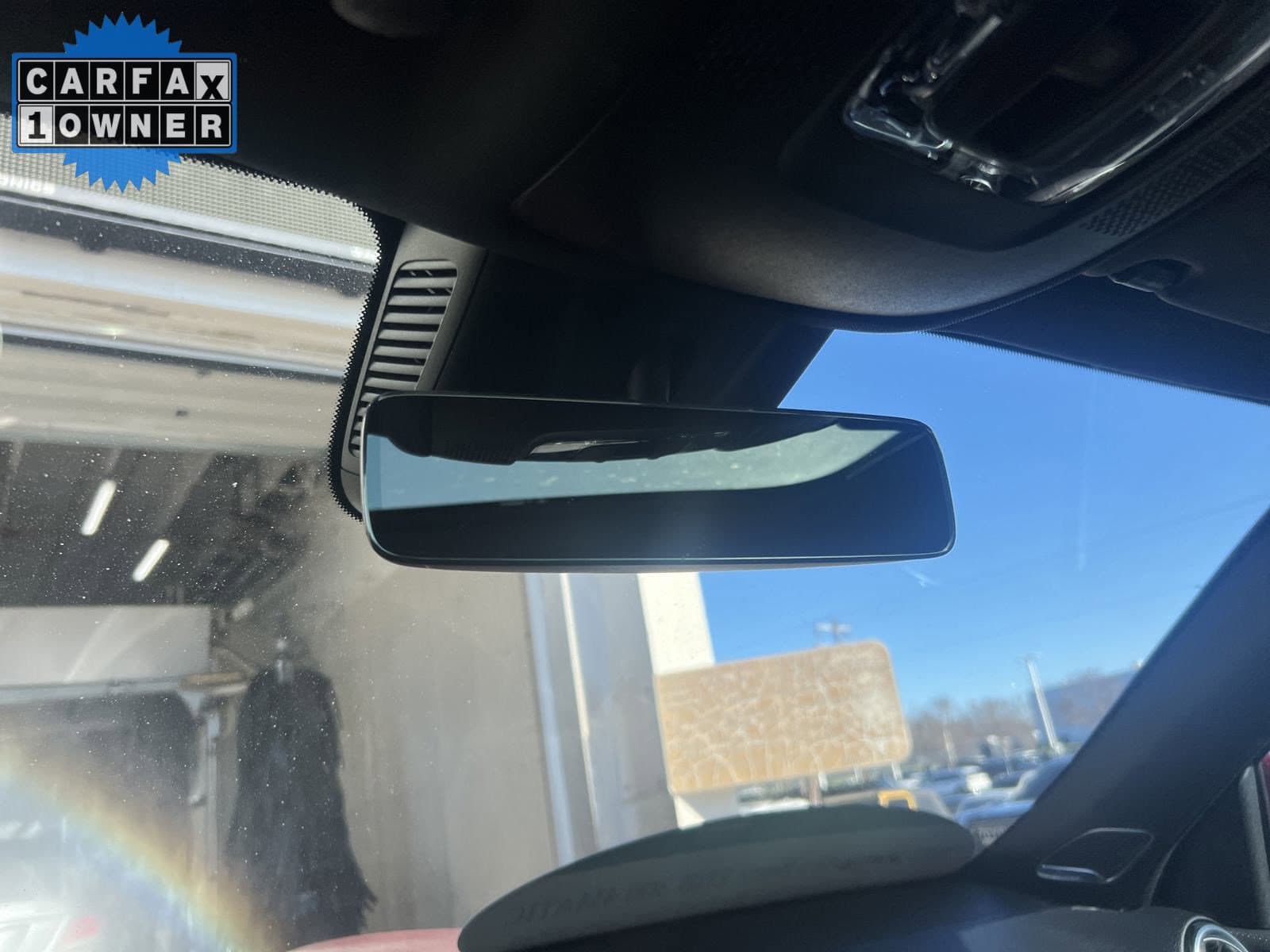 Vehicle photo 25