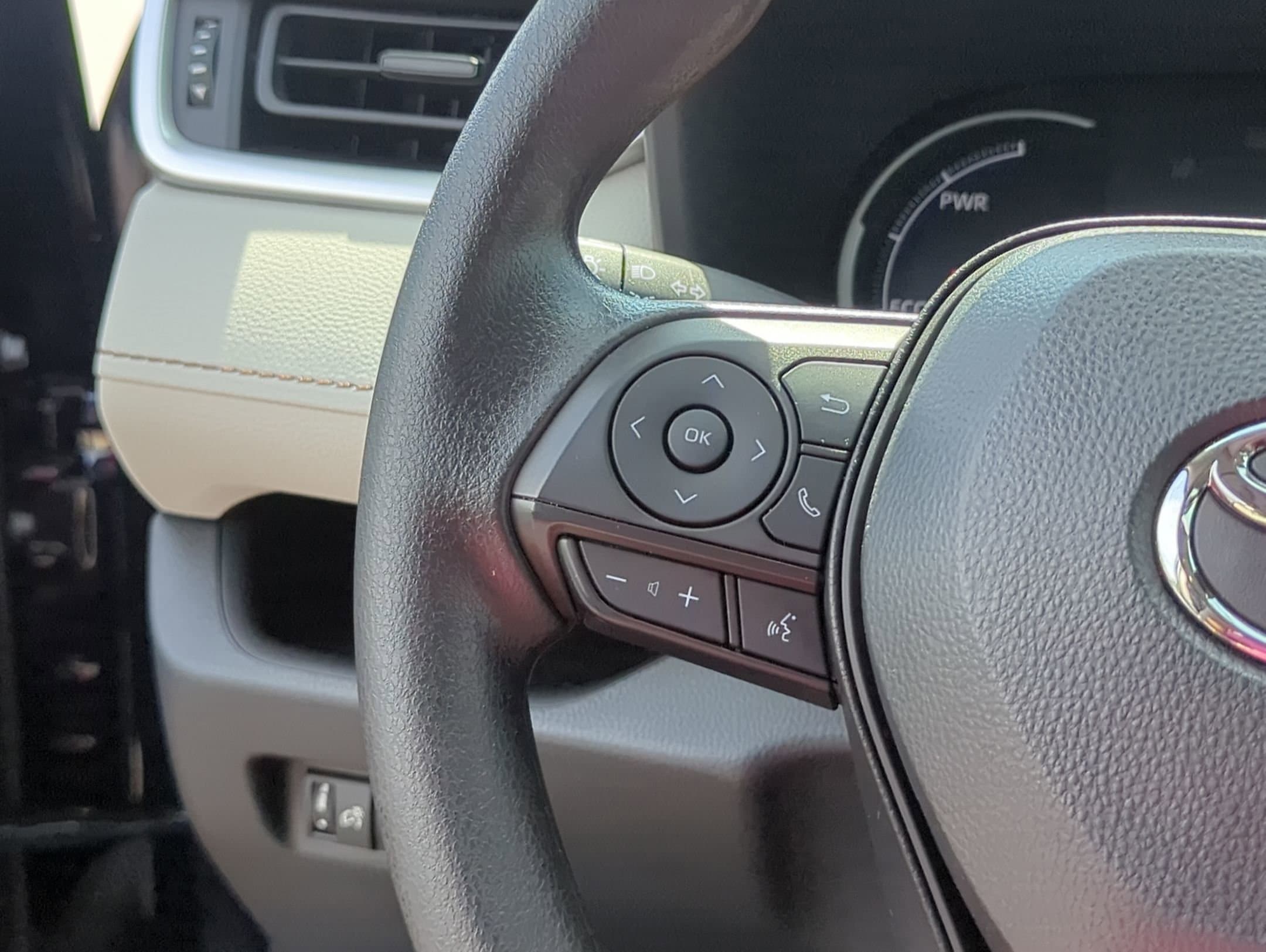 Vehicle photo 16