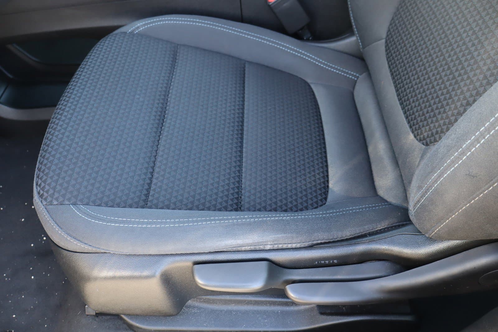 Vehicle photo 15