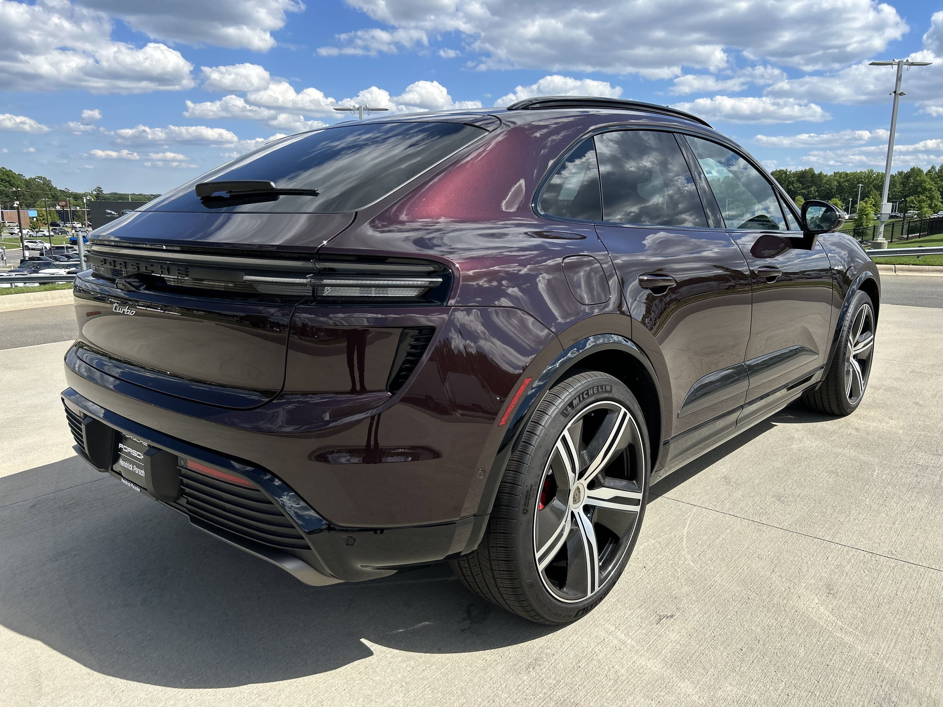 Vehicle photo 6