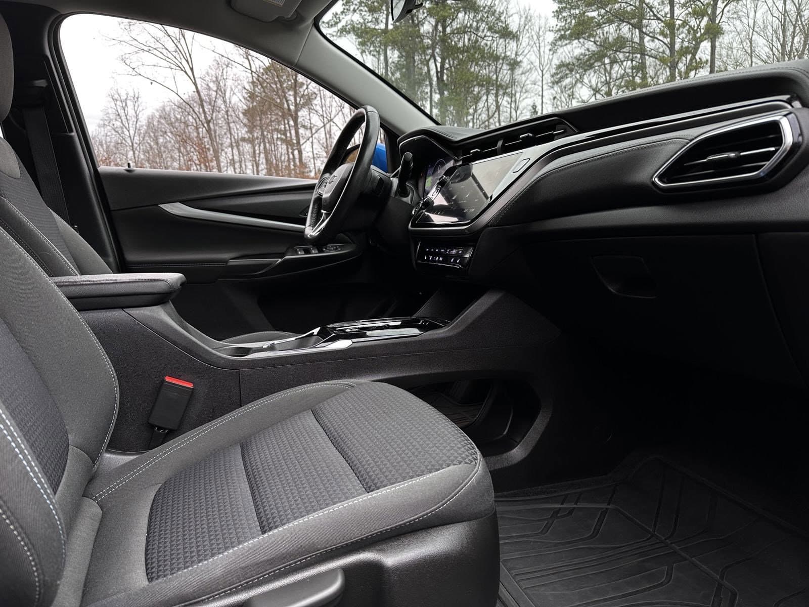 Vehicle photo 29