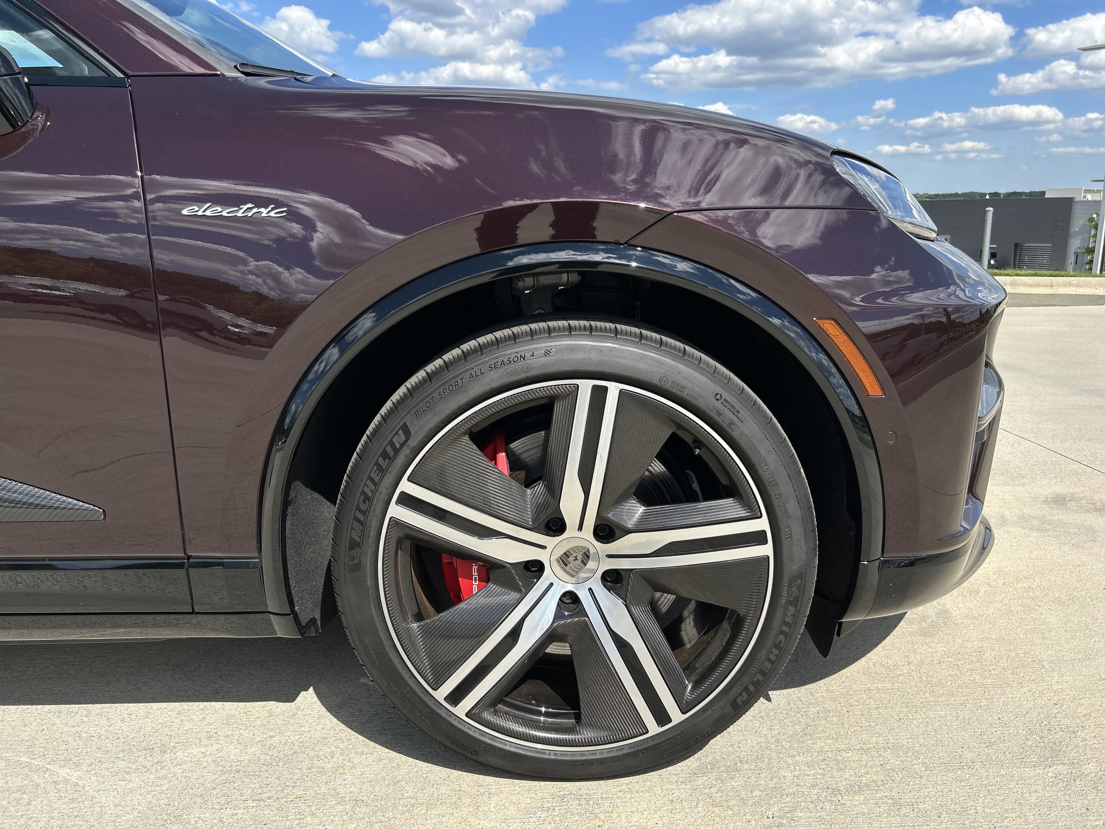 Vehicle photo 37