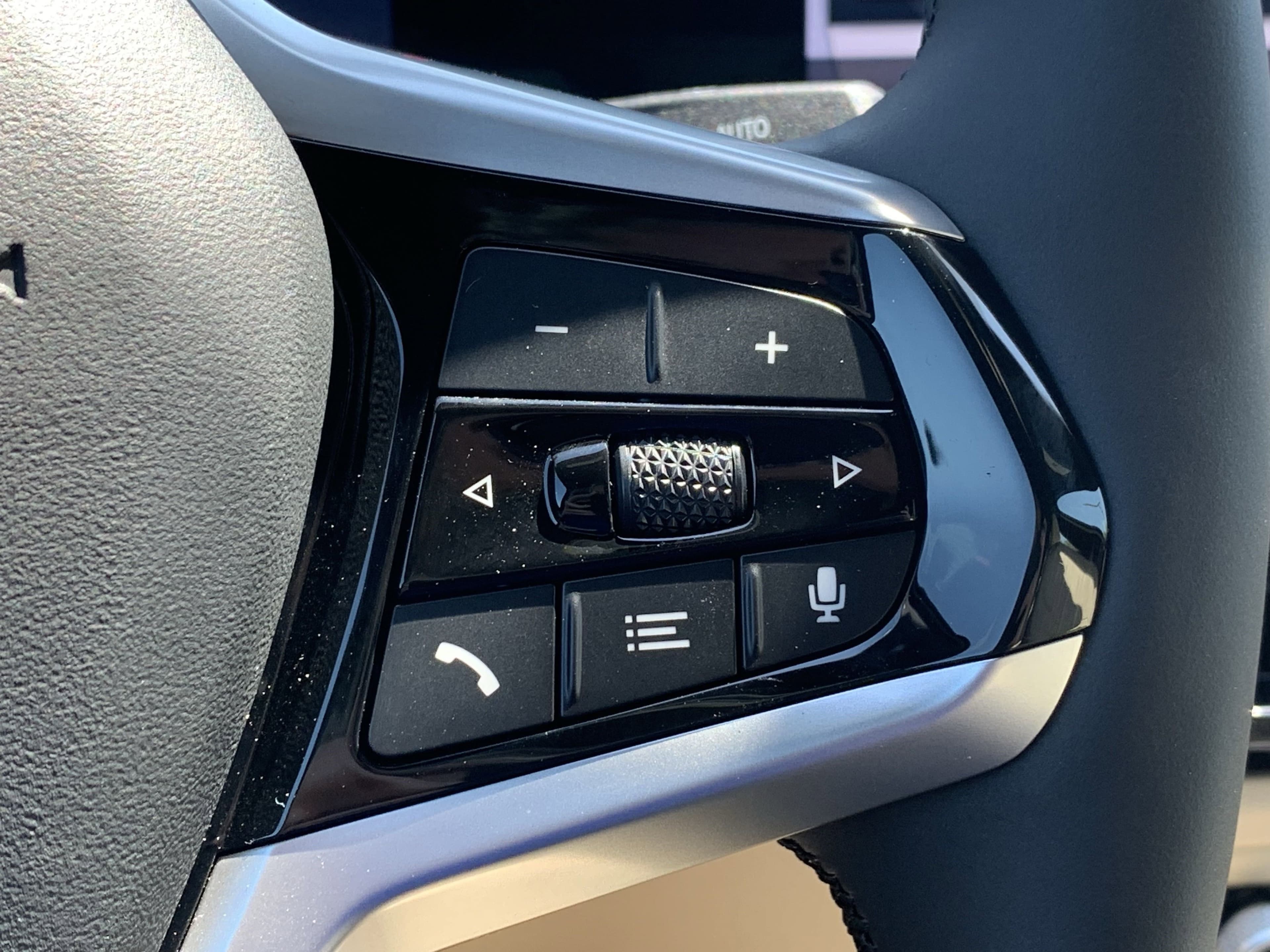 Vehicle photo 20