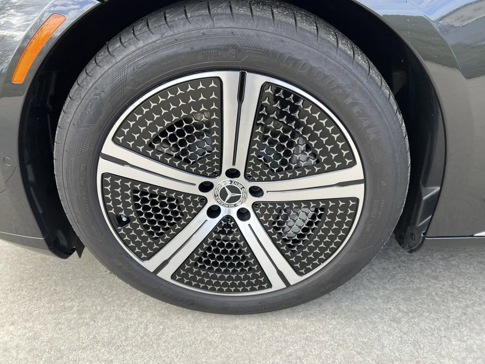 Vehicle photo 11