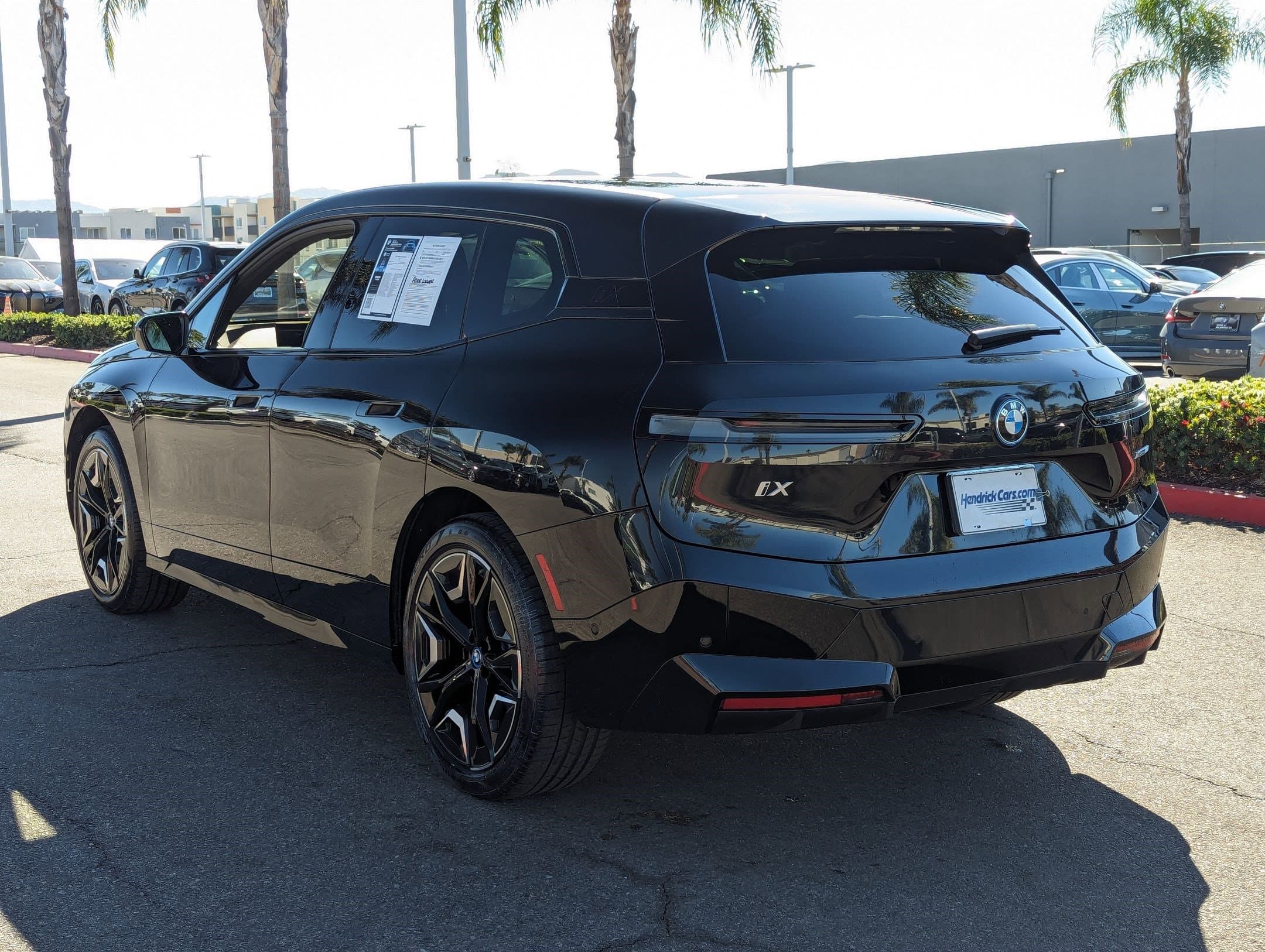 Vehicle photo 6
