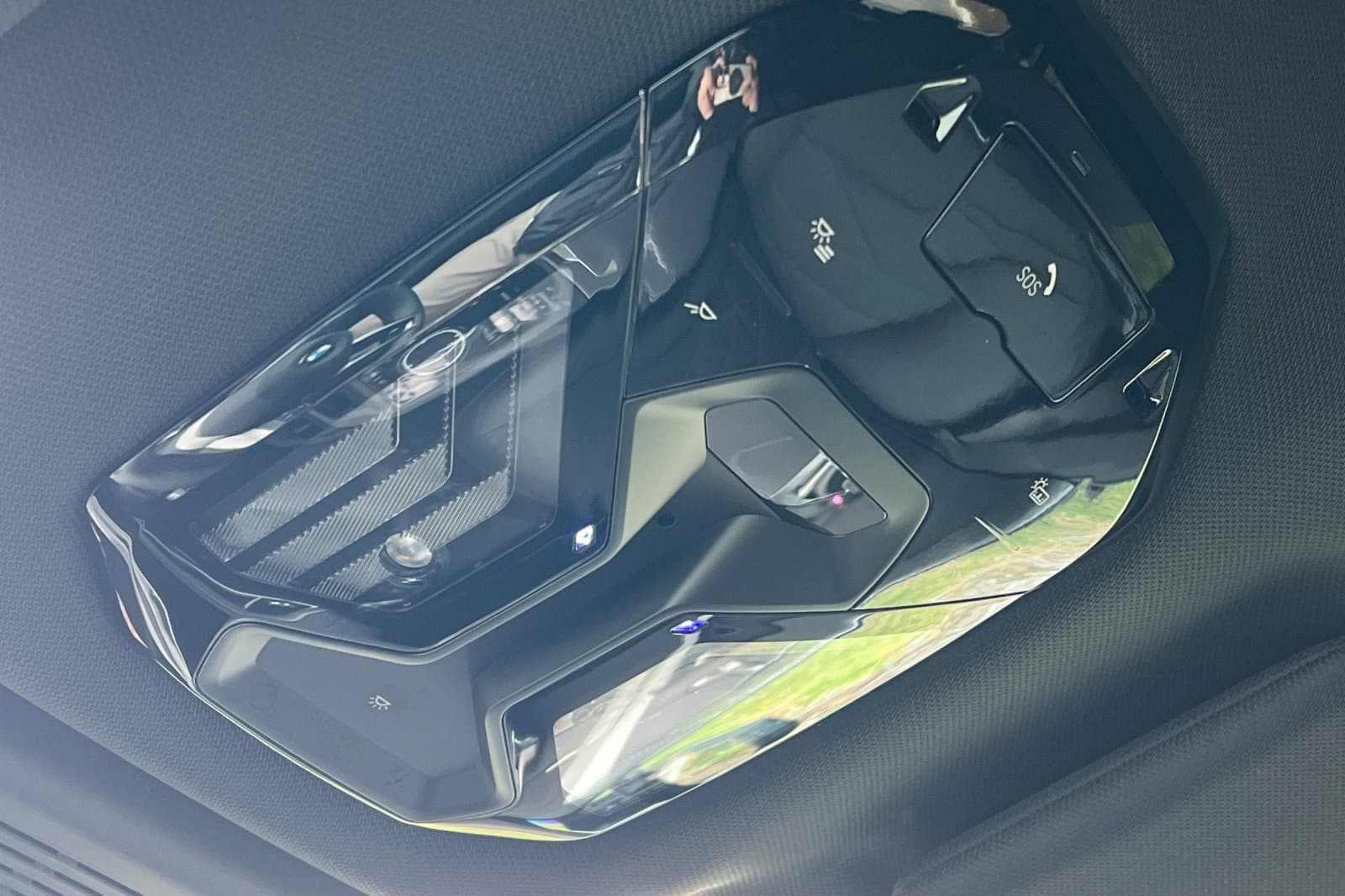 Vehicle photo 22
