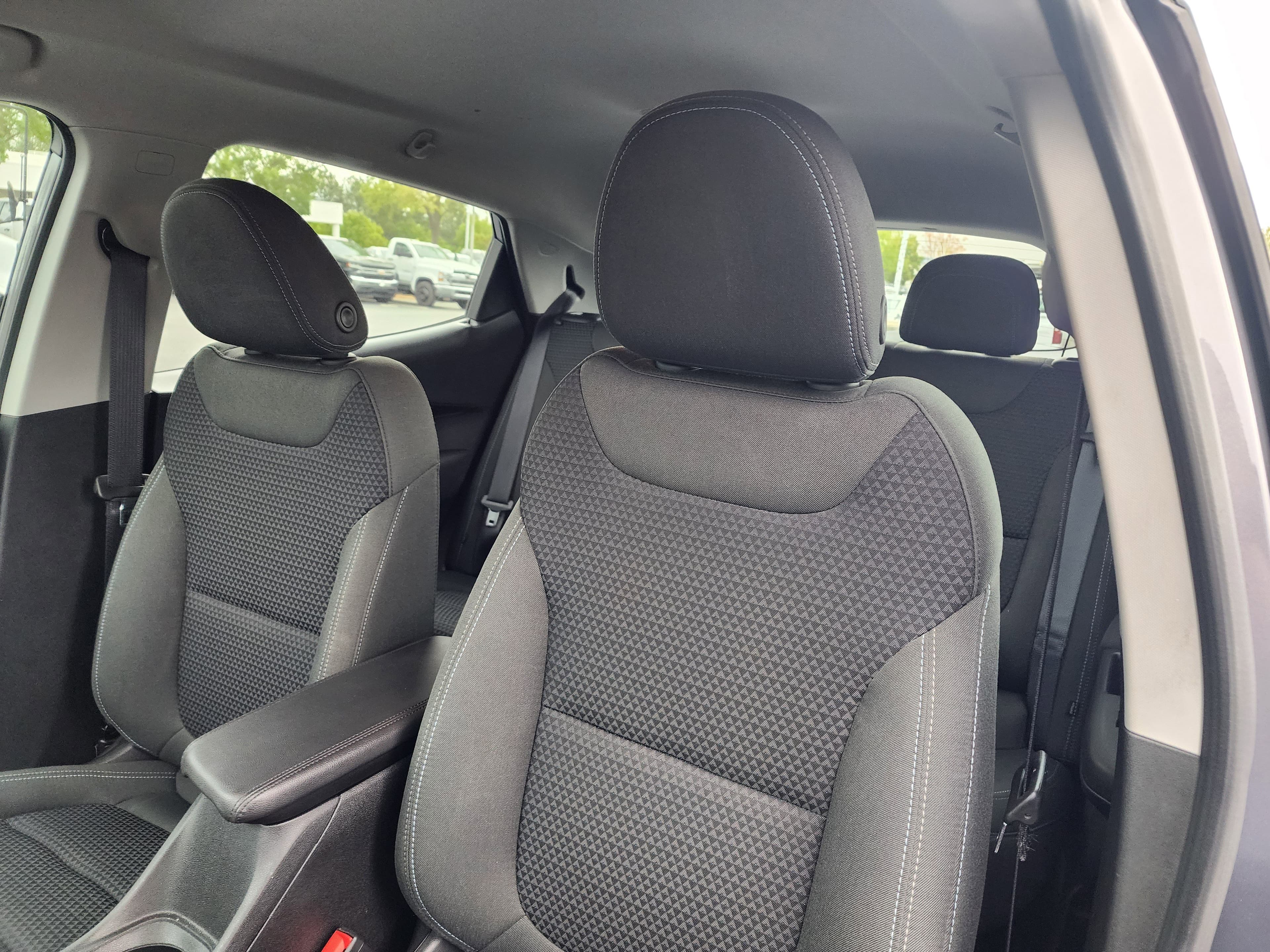 Vehicle photo 17