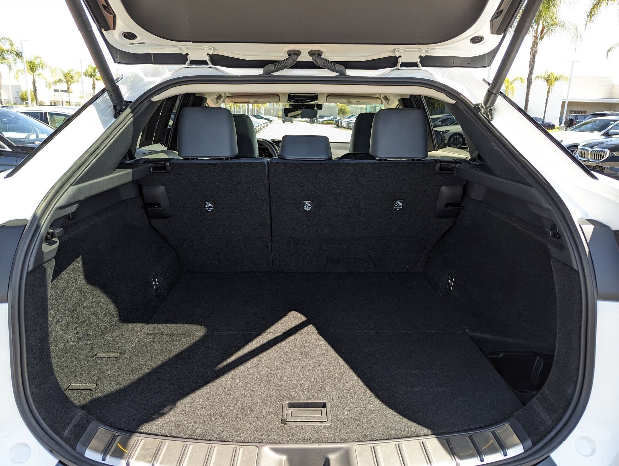 Vehicle photo 29